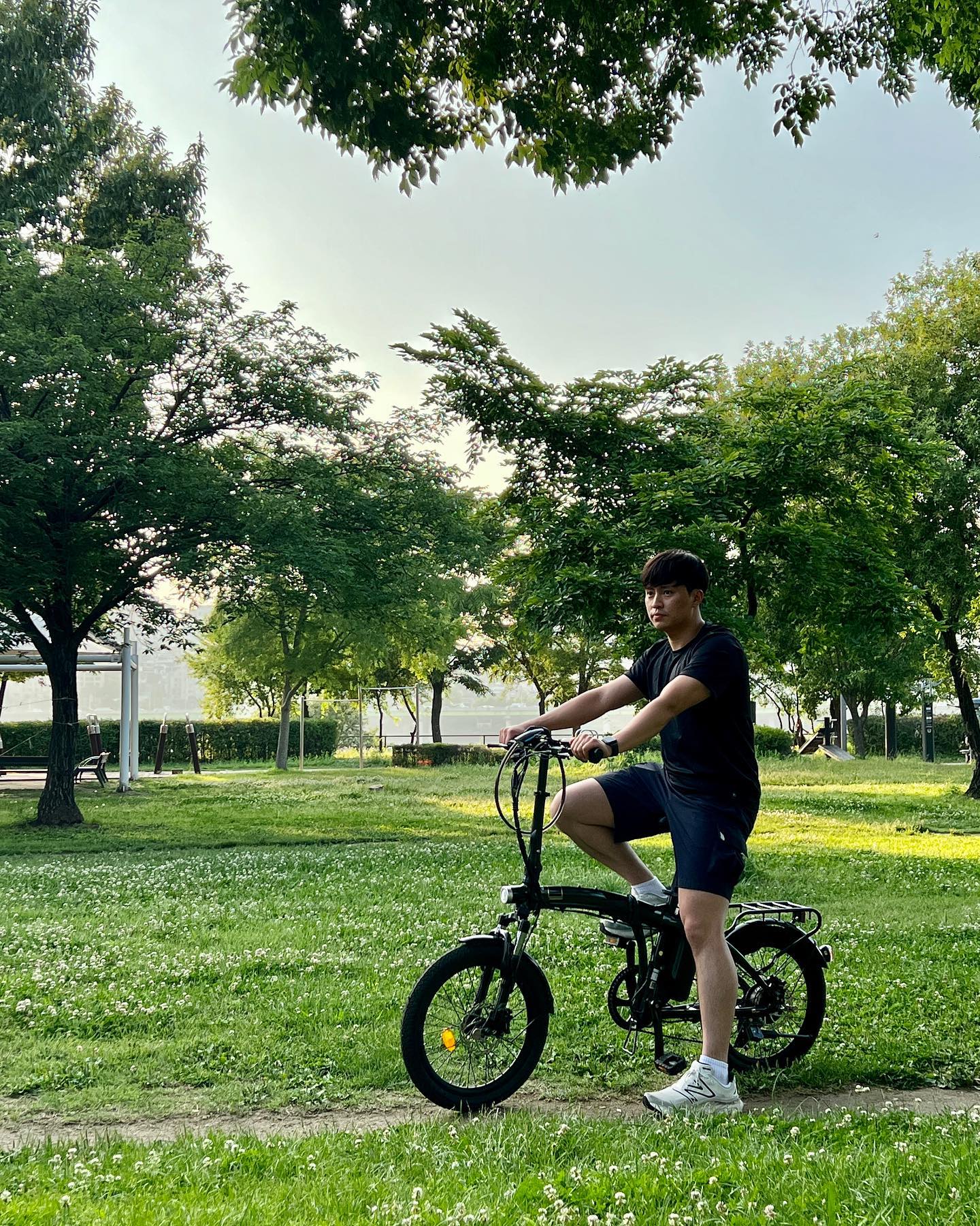 요즘 새로 생긴 취미🚴🏼

평소에도 편한 옷을 입는 것을 좋아하는데, positiveme.official 의 남성 기능성 반팔. 정말편하게 일상생활에서도 잘 매칭하여 입을 수 있어요😬👍🏻
#포지티브미엠버서더 #삼천리자전거 #전기자전거 #positiveme