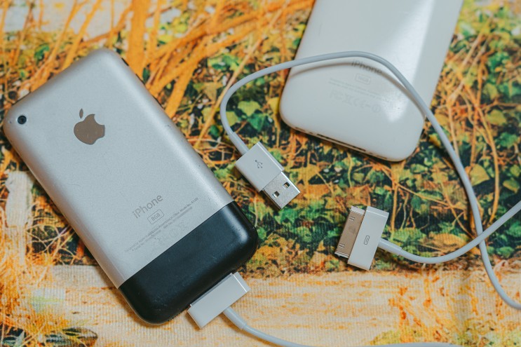 2007년 출시된 최초의 아이폰 2G 그리고 두번째 아이폰 3G 비교 ( iPhone 2G & 3G )