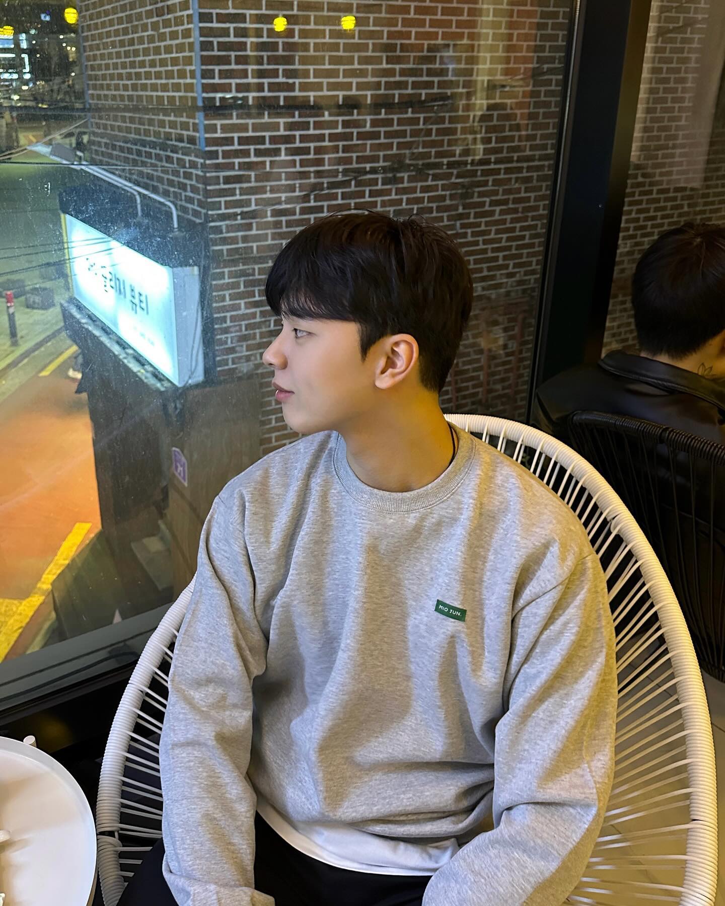 날씨 진짜 미쳤다….🥶🥶

👕 : miojun_official

#미오준