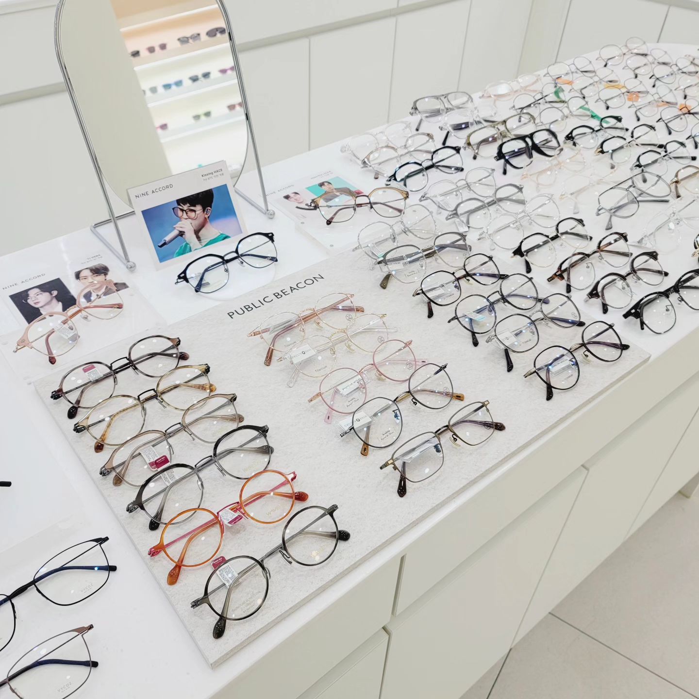 광고 👓

안경 렌즈 딱 바꾸러 갔는데~ 대만족

원장님이 구매자 입장에서 합리적인 제품추천을 해주셔서 만족스러웠어요!!

바름안경은 안경과렌즈가 타 안경원에 비해 저렴해서 좋았어용!! 어린이안경 상시할인해서 아이들도 부담없이 방문 할 수 있어요 🥰

매월행사로 성인안경테
다초점렌즈 30~50프로 할인 진행하니 참고해영!

bareum88_

- 의정부 오목로251 상가동1층
- 홈페이지 :https://naver.me/Gz1ZqK3h
- 전화번호 :031-852-8883

#의정부안경 #민락동안경 #낙양동안경 
#어린이안경 #부모님안경 #바름안경 #데일리안경