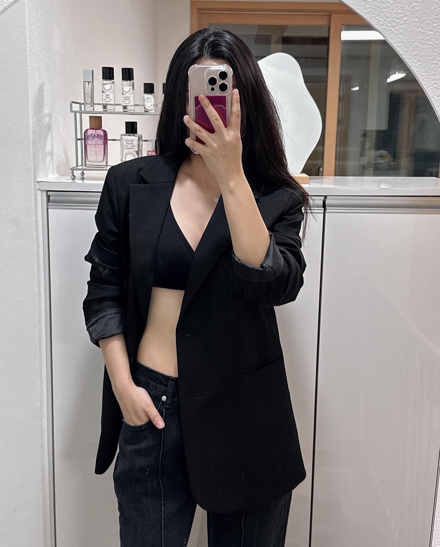 #협찬

안입은 듯 편안한 브라를 찾고있다면 슬림9 리프티브라를 추천드려요. 편한데 보정까지 해주는 처진가슴을 리프팅해주는 보정 속옷으로 운동할때 착용해도 좋을거 같아요. 탄탄한 핏으로 움직임에도 흔들림 없이 가슴을 안정적으로 고정시켜주더라구요:) 

피부 민감하신 분들도 안전한 소재로 피부에 안전한 국제 인증 소재 사용하여 안심하고 착용가능해요. 맞춤형 설계로 체형을 세밀하게 고려한 고객 맞춤형 제품이라 그런지 오래착용해도 편안해서 좋았어요.

 #슬림9 #리프티브라 #처진가슴브라 #가슴처짐 #가슴처짐브라 #안전한품질 #피부에안전한 #처진가슴올리기 #보정속옷