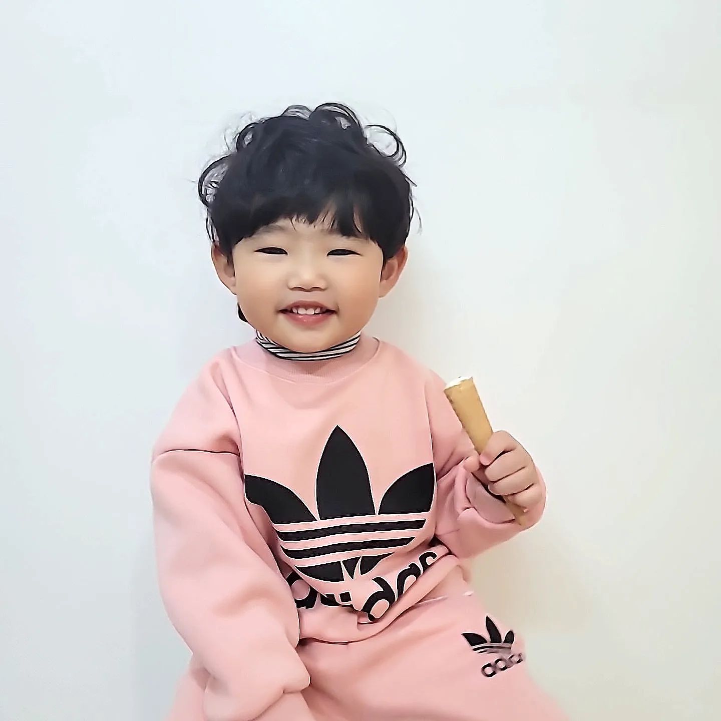 (2024.1.9) 윤성 D+938

윤성이 지분 챙겨🤪

#30개월아기 #형아지분챙기기 #신춘기록🐮