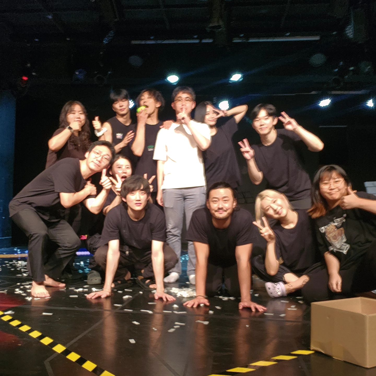 입체낭독극 [터질 것만 같은 행동싱크] 공연 완 🍎

장소 | 부천소극장극예술공간
일시 | 2024. 09. 29 / 15시, 19시

제작 | 극단 메타포
후원 | 부천시, 부천문화재단

작,연출_최규화
조명_선명주
음향_이진우
음악_문종운

출연_김재민 박진호 심효민 이주원 양다영 윤상영 장요훈 진지은 최규화