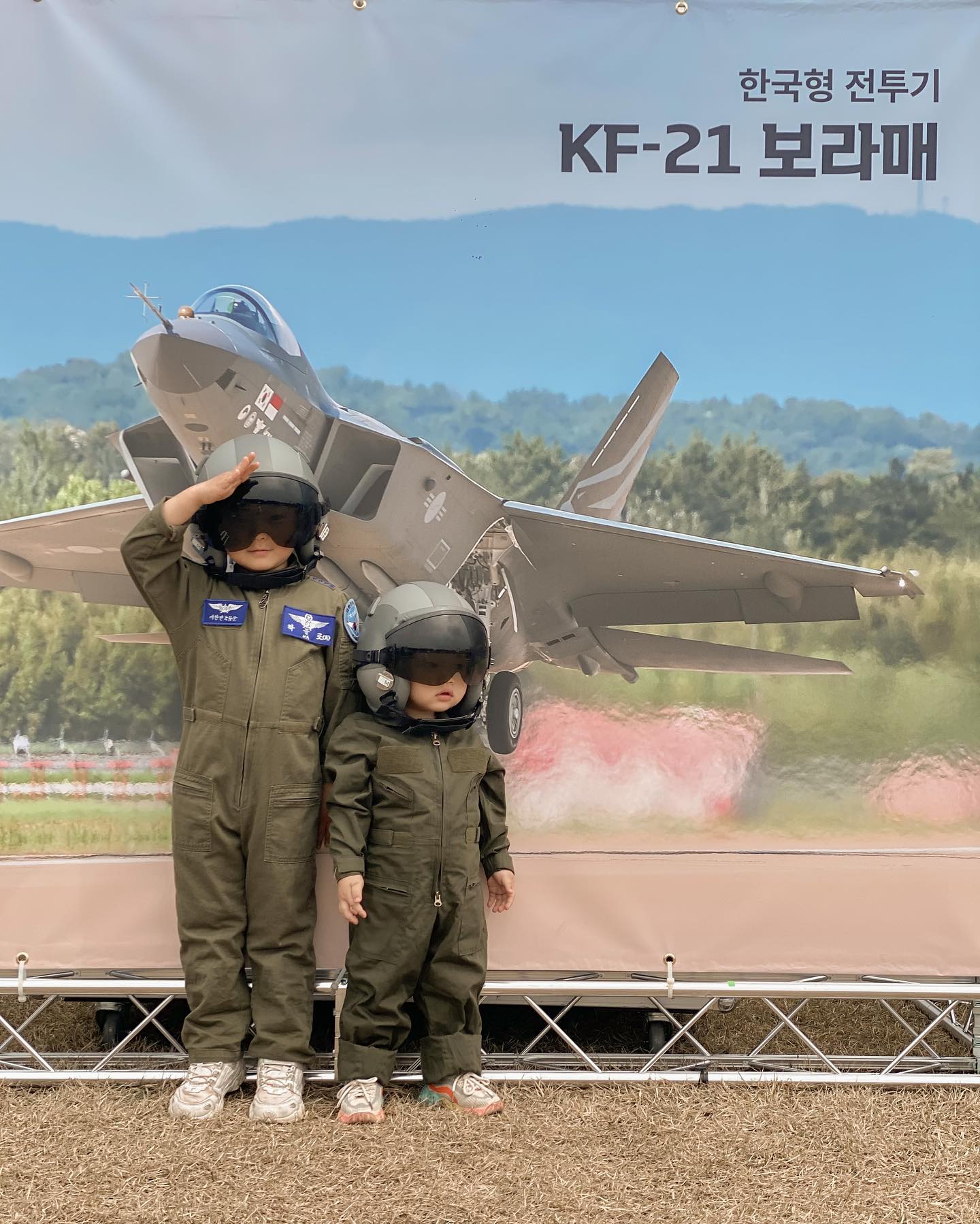 ෆ⠀
내눈엔 그저 멋진 내새끼들ෆ⠀
⠀
지난주말 공군사령부 방문 기록.⠀
볼 것도 많고 체험도 많아서 시간가는 줄 몰랐네˘◡˘⠀
⠀
⠀
#로니로이이야기ෆ #벚꽃🌸 #진주공군부대