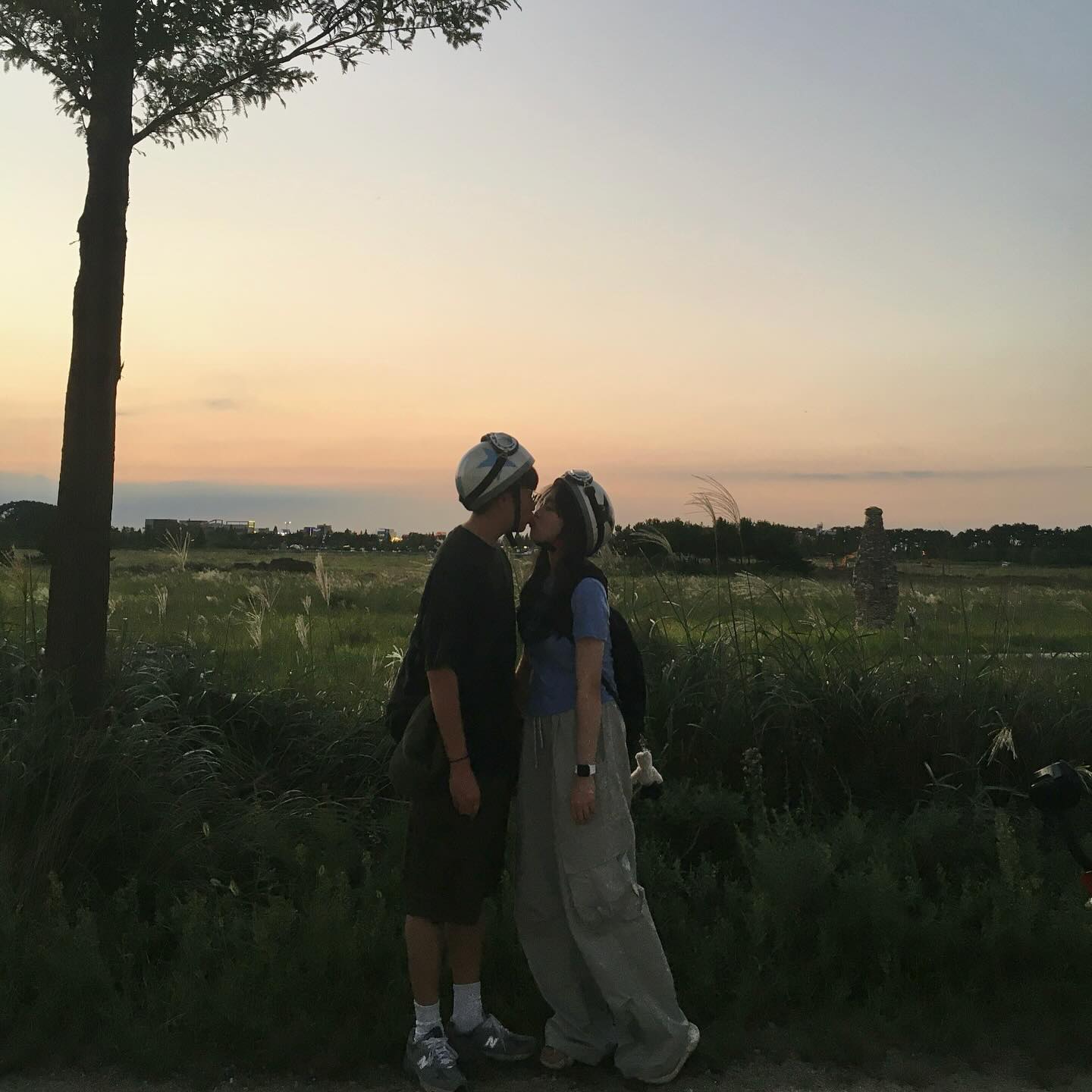 🛵•••