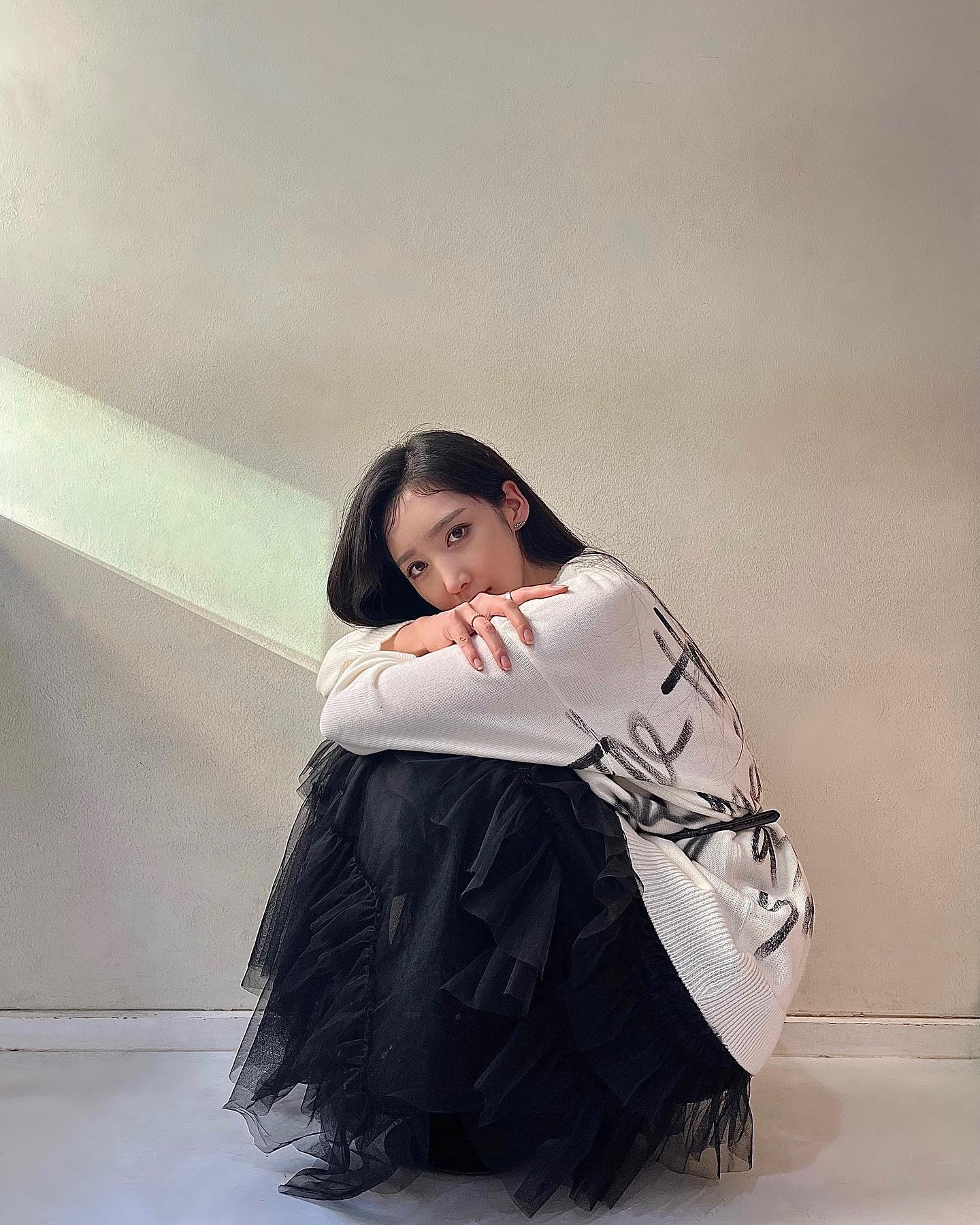 Adieu 2022🐯, Welcome 2023🐰

좋은 사람도 많이 만나고, 오랜만에 연락이 닿기도 하고! 덕분에 선물같은 1년 보냈어요🖤 물론..! 속상한 일도 많았지만 그러면서 조금 더 어른다운 어른이 될 수 있었던 것 같구요ṑṑ

한 분 한 분 언급할 순 없지만 이런 저런 일 있을 때마다 진심 어린 응원, 걱정, 위로 등등.. 신경써서 챙겨주셔서 감사합니다🙏🏻
받은 만큼 아니, 배로 돌려드릴 수 있도록 노력할게요!

다가오는 2023도 잘 부탁드려요🙇🏻‍♀️
#새해복많이받으세요 #Happynewyear