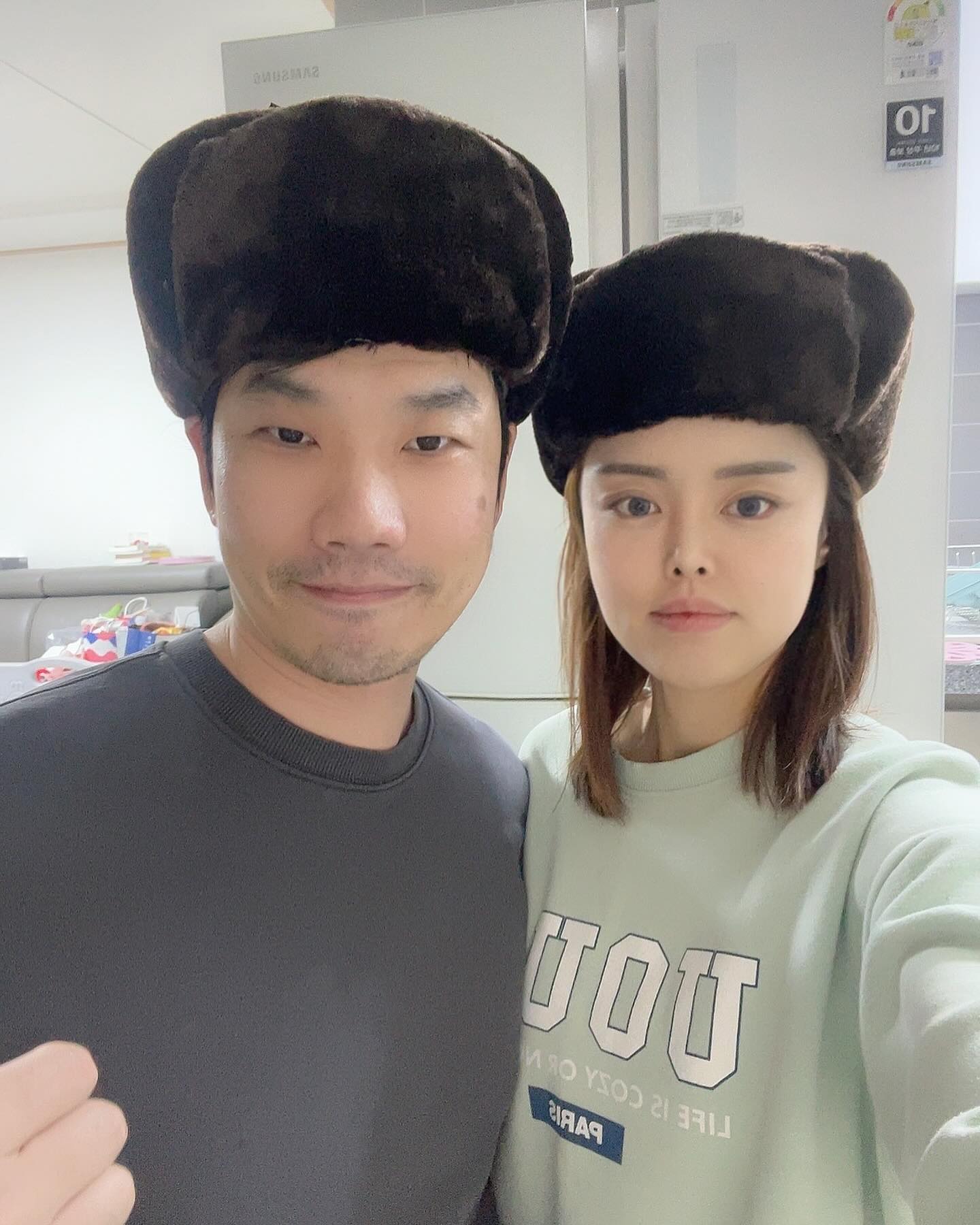 생선으로 받은 커플 군밤장수모자
생각보다 따뜻하고 좋다 ㅋㅋㅋ

인증샷 씻었어 용용!!