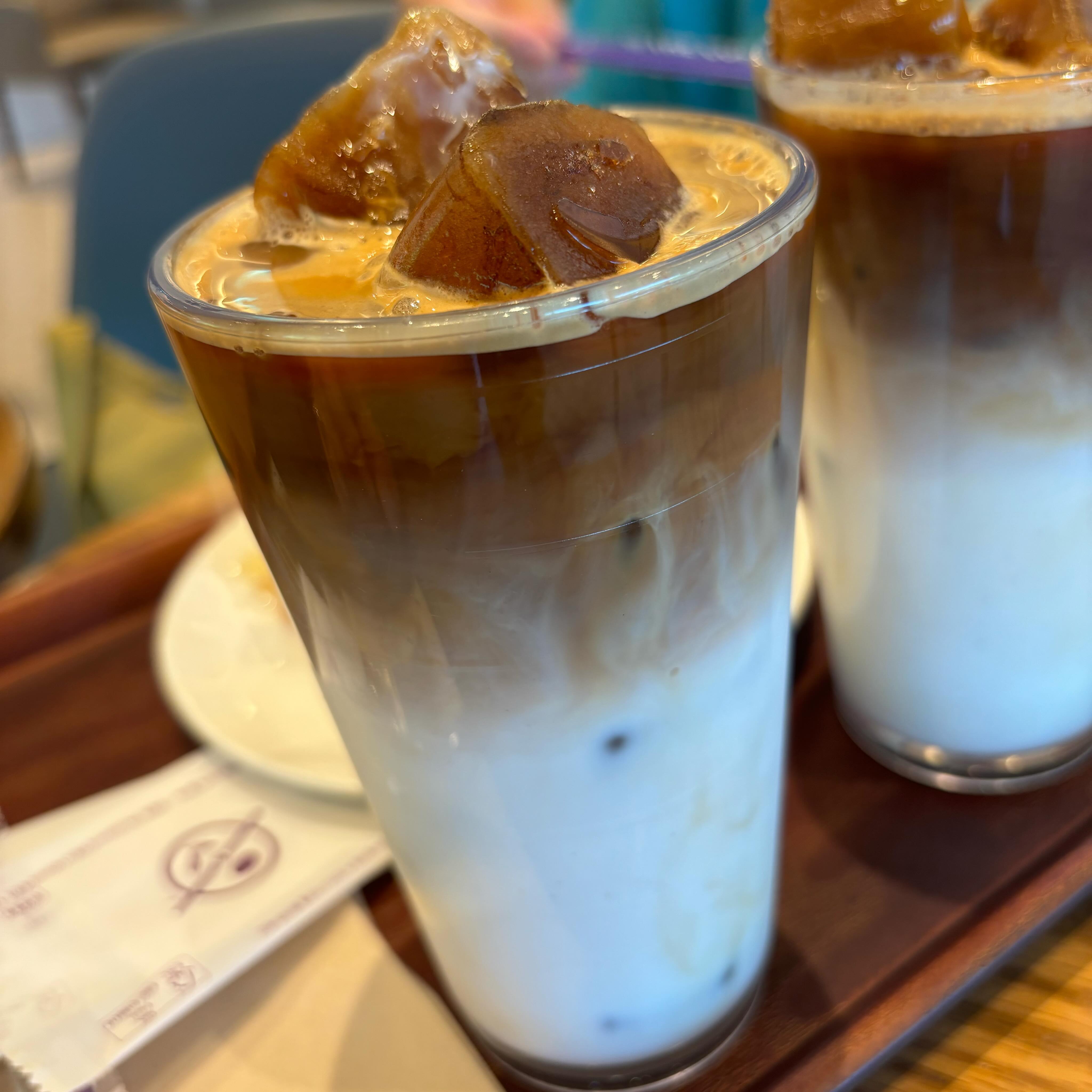 🌟
#커피빈 #블랙다이몬카페라떼  #올여름은너로정했다