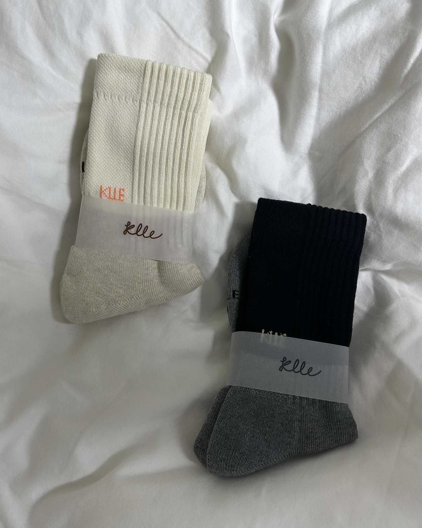 #gift #klle #socks #양말

겨울에 따숩고 기엽게 신을 양말이 생겼댜,,,!!! #🧦 
해삐해삐해삐 ~ 🤍
