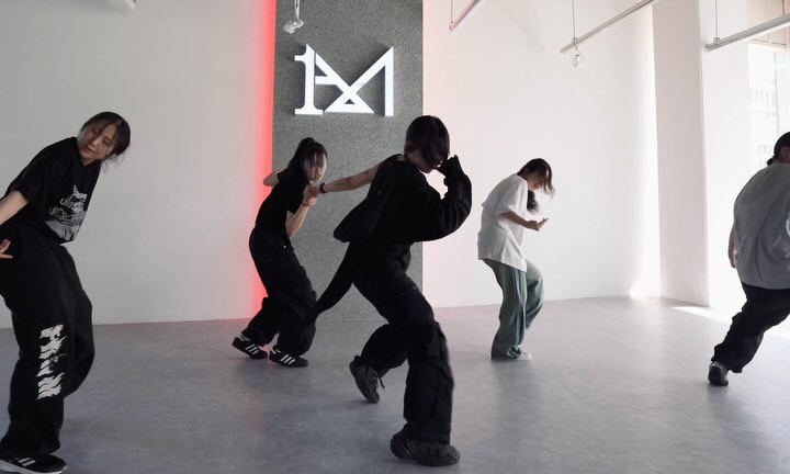 #drift teejay.uptopboss 

Crazy sat realize 🏎️💨

#haimchoreography 
#choreography haim_kr 

📌 Every sat 2:30pm 1amove_dance 

#choreo #dancer #dance #fyp #classfootage
#viral  #teejay #djmac #korea #dancevideo #foryoupage