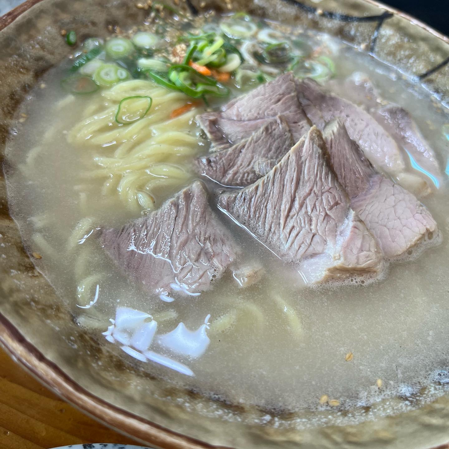 ⠀
#국수바다본점 고기국수&비빔국수
#신도포구 우영우촬영지 돌고래스팟
#어딘지모름 나무가 너무 이뻐서 사진한장📸
#관음사 우 to the 영 to the 우
#이호테우해변 공항가기전 들리기좋은곳😝
#제주시새우리 딱새우김밥🦐 너무맛있잖앙!!!
#제주공항 8시뱅기였는데 지연..지연🤬 너무 심해!
8시35분 출발은 좀 아니지않니!!
35분 늦게 출발했는데 부산도착시간은 10분 늦었네!