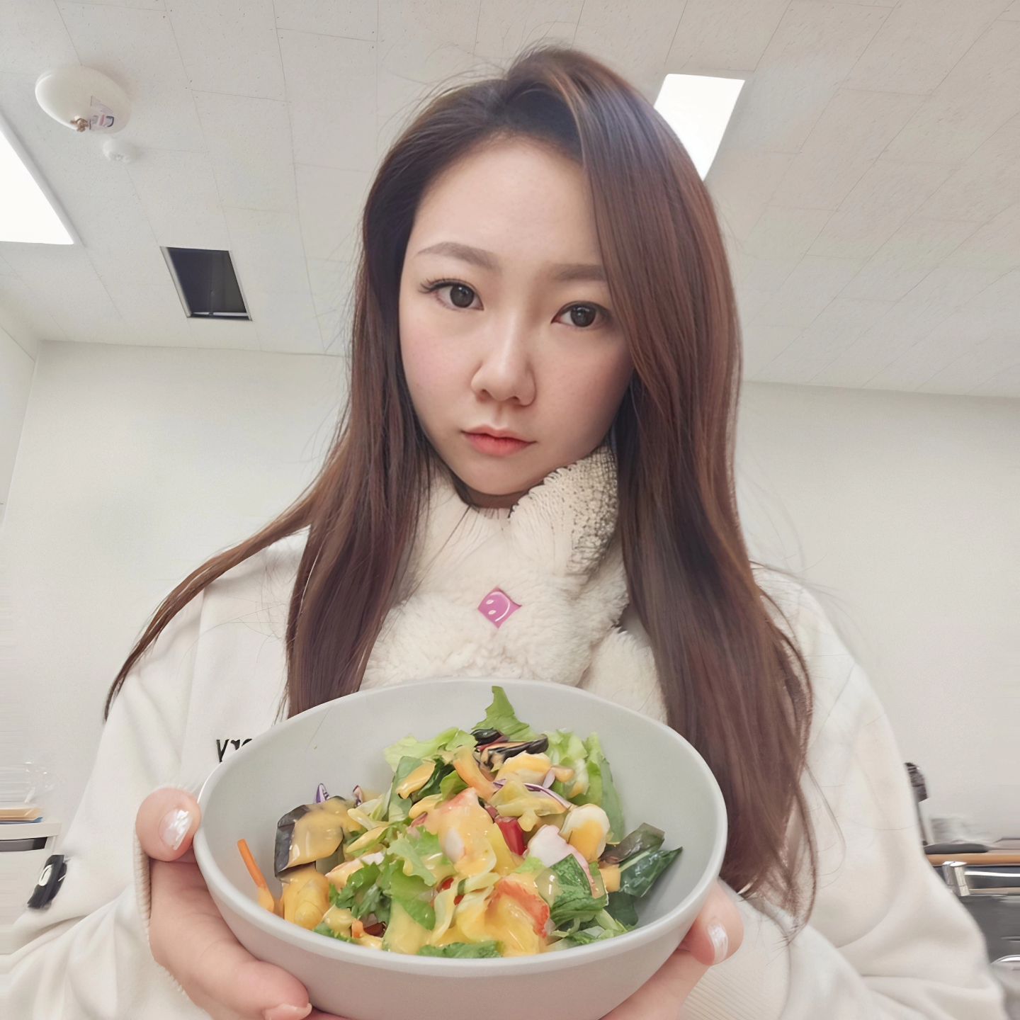#협찬 #샐러드정기배송슬림쿡

이미 주위에 알만한 사람들은 다 알지만,
비밀리에 조용히 다이어트를 하고 있는 중이랍니다.
그래서 운동과 함께 식단도 챙겨먹고 있어요.

제가 선택한 샐러드는 슬림쿡 !
매일 새벽 시장에서 공수한 신선한 재료로 주문 즉시 배송돼요.
집앞으로 새벽에 도착하니까 아침부터 바로 먹을 수 있답니다.

인기샐러드 5종을 직접 맛보았는데
역시 너무 맛있고 각각의 매력이 달라서 매일 새롭게 먹을 수 있어요.
지방함유가 적은 클린한 단백질과
영양에 맞게 밸런스가 맞춰져 있어서 샐러드 하나로도 든든합니다.

불고기 샐러드 / 쉬림프 파스타 샐러드 / 목살 스테이크 샐러드
훈제오리 고구마 샐러드 / 크래미아 베이컨 샐러드

이렇게 5가지 모두 한 끼당 300 칼로리의 적은 칼로리로
든든하고 포만감있게 먹을 수 있어서 애용중이랍니다.

가성비 있는 수제 샐러드 슬림쿡❤️
신규 회원가입 후 쿠폰함에서 쿠번 코드 : slimcook! 을 입력하면,
즉시 사용가능한 적립금 2,00원 쿠폰도 있으니까 지금 달려가기 💨

slimcook_official

#샐러드맛집 #샐러드정기배송 #샐러드배달 #샐러드도시락 #슬림쿡 #운동하는여자 #식단추천 #다이어트도시락 #몸매관리 #식단 #다이어트