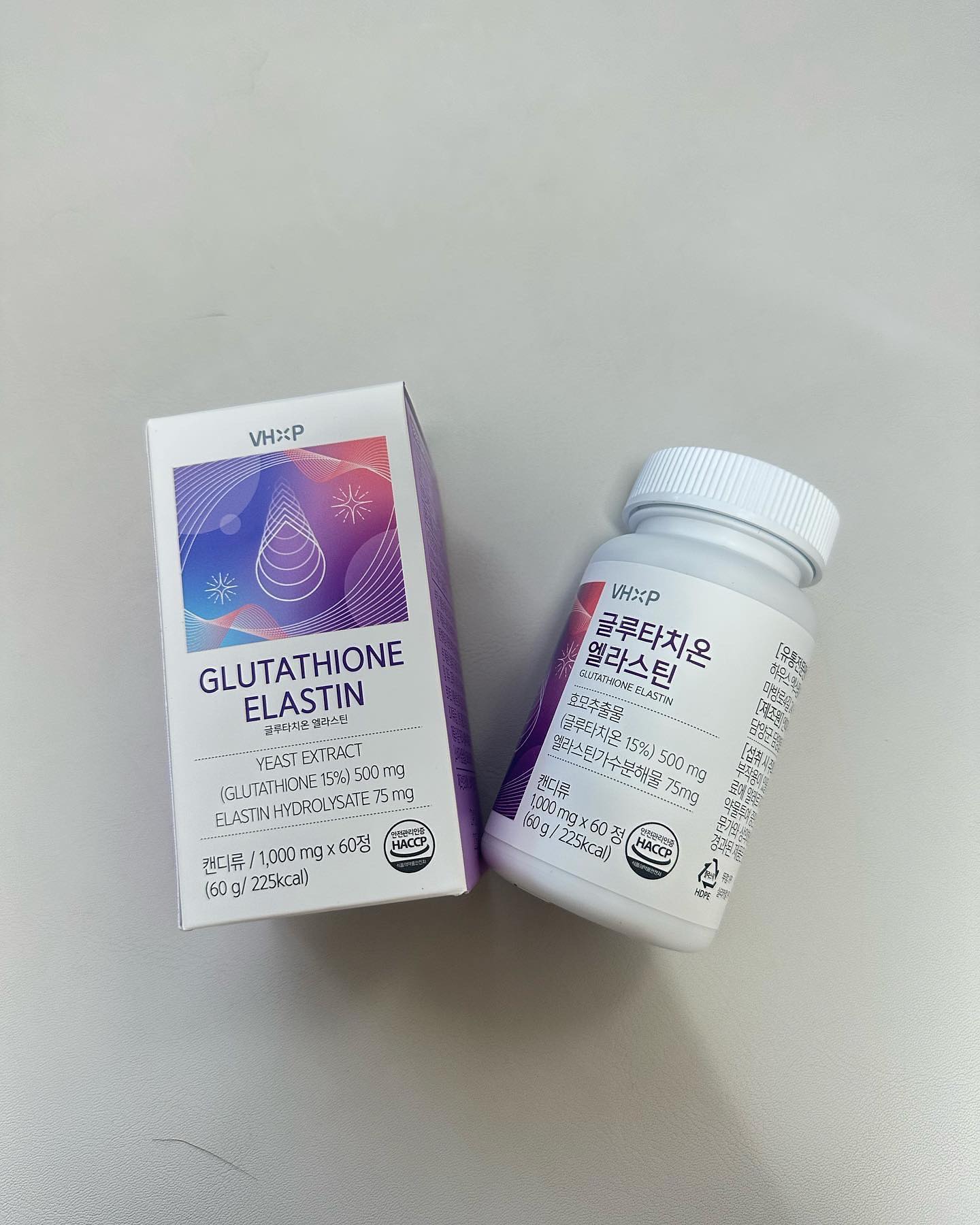 ✔️글루타치온 효모추출물 500mg , 글루타치온으로써 하루 2정 섭취기준 75mg
✔️피부 결합에 존재하는 탄성단백질 '엘라스틴'을 고품질 프랑스산 100% 배합
데스모신과 이소데스모신을 함유한 진짜 엘라스틴 75mg
✔️콜라겐만 섭취하지 말고 피부 진피구성요소를 충실하게 섭취 필요