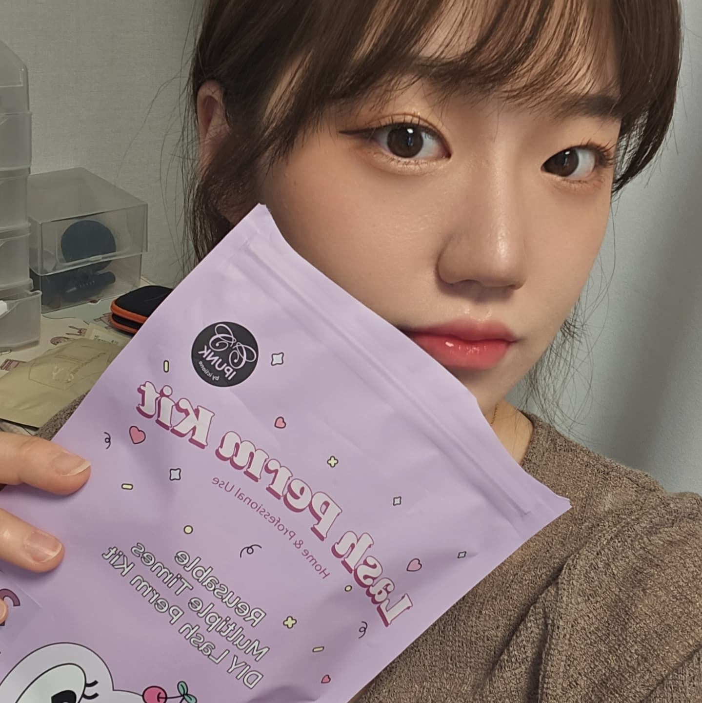 #협찬

화장 할 때마다 뷰러 10분,불고데하고 픽서에 마스카라까지 열심히 해도 시간이 지나면 축 쳐지는 속눈썹 😔

샵에서 펌하면 1회에 3-4만원이지만 
클리오네 속눈썹 펌으로 3회에 9천원 컷 - :)

메이크업 질이 높아졌다 

https://clione.co.kr/surl/O/74

#속눈썹 #속눈썹펌 #클리오네 #셀프속눈썹펌
#아이펑크속눈썹펌#클리오네아이펑크