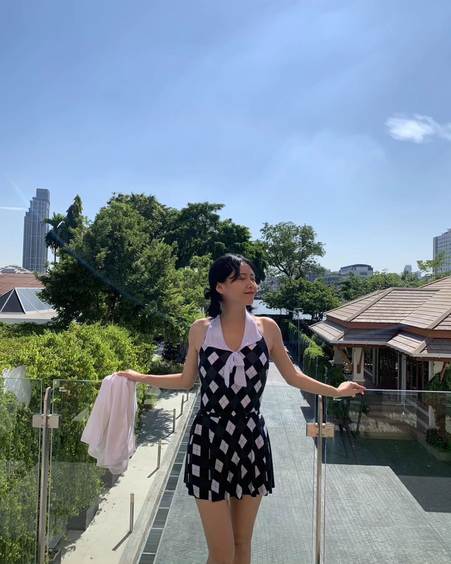 오늘은 아침 수영!!

개인적으로 가지고 온 수영복 중 가장 마음에 들었던 수영복👙

해가 쨍쨍하니 날씨도 너무 좋아서 하루의 시작이 더욱 즐거웠던 하루🤩🤩

#태국 #방콕 #방콕여행 #수영장 #어웨이방콕리버사이드킨 #방콕호텔추천 #Thailand #Bangkok #travel