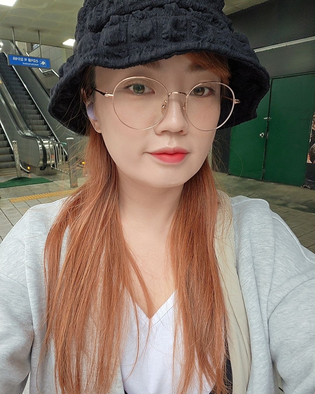 🏥
건강검진!!
건강검진때는..
자연인 그잡채🤣🤣
수면내시경은 11시25분에 시작해,
11시30분에 깨버림😳
이 죽일놈의 예민함.......
수면내시경 후엔 커피한잔으로 정신차리고..
딸래미 픽업하러 가즈아!!
.
.
#건강건진
#국민건강검진
#산본원광대학교병원
#내나이42세
#중장년