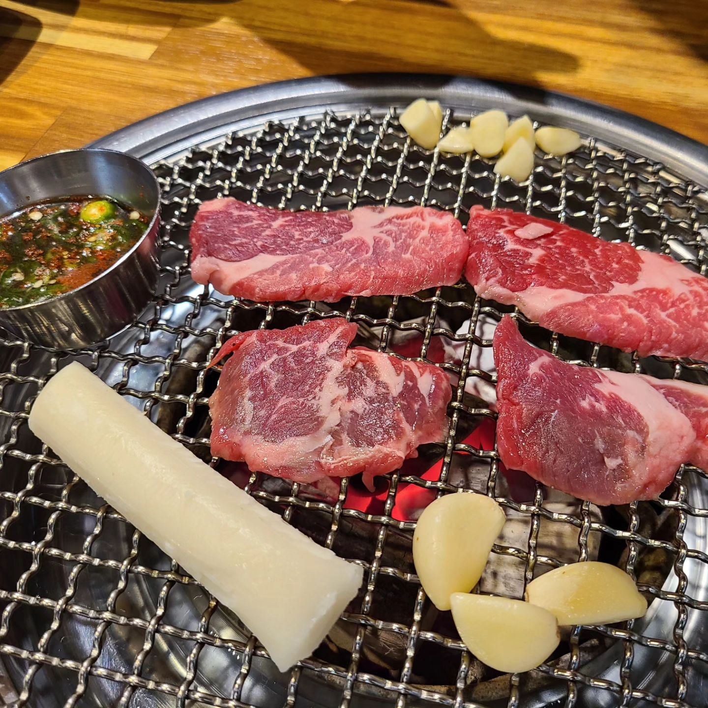 🍺 미미돼소

✔️ 가격저렴
✔️ 추가반찬 셀프
✔️ sns이벤트 음료제공

#부산고기맛집
#안락동맛집
#안락역맛집
#동래맛집
#미미돼소