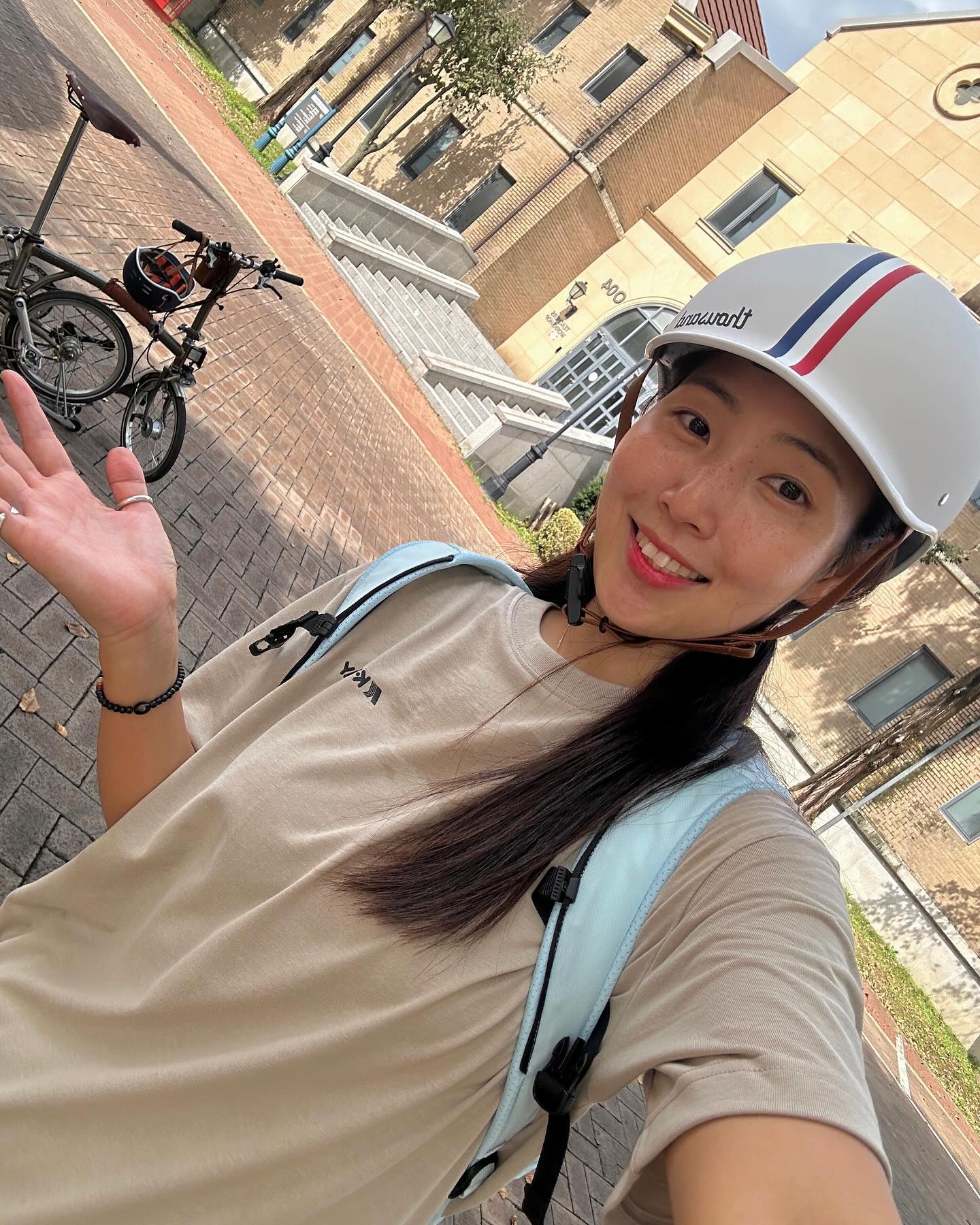 #브롬톤 brompton_kr 

차에 싣고 다니며
날 좋아지면 바로 꺼내서 탈 수 있어 좋구나
내내 비오다 급 좋아진 그날 
하늘이 넘 예뻤지이 ☁️☁️

그리고 나의 잘못된 자전거 상식을
하나하나 알려주는 다정한 폴찌 

더 추워지기 전에 
옷 단디 입구 라이딩 가즈아😏

#내꺼아님 #둘다paul꺼
#브롬톤라이딩 #bromton 
#라이딩