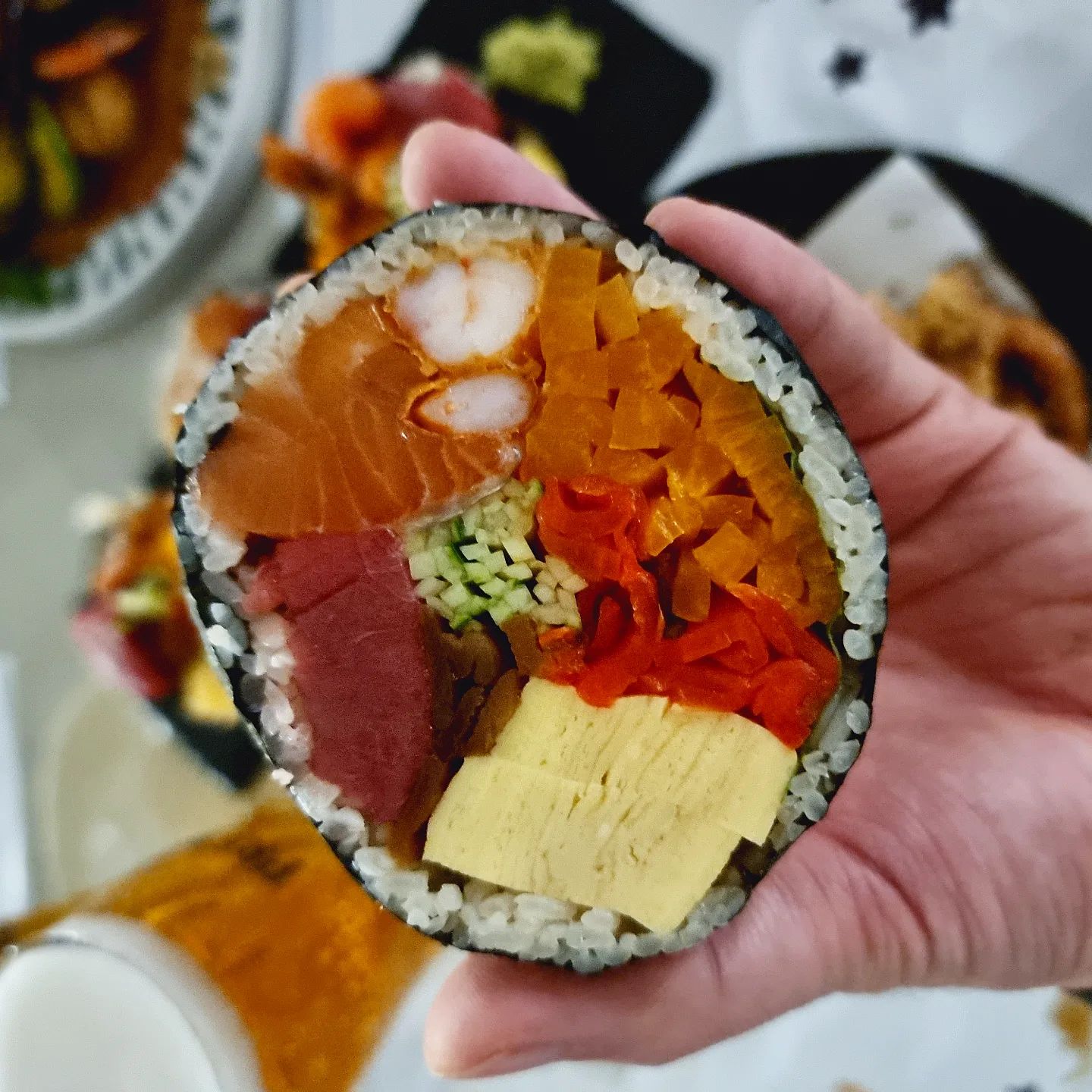 강남역과 신논현역 사이에 
맛도리 안주들이 즐비한 #은하수 #강남이자카야 

메인 홀부터 전망 좋은 루프탑까지 

취향대로 앉을 수 있는 이곳 
겨울이라고 춥지 않아요! 

짱짱하게 난방해주시니 걱정 ㄴㄴ 

메뉴 거의 하나씩 다 맛봤는데
핫한곳은 역시 이유가 있더라 👍👍

태어나서 가장 큰 후토마끼 영접하고 
물론 한입에는 성공 🤣🤣🤣

다양한 구성의 모리아세와 
튀김 볶음류 요리 모두
10점 만점에 10점 🎶🎶

여기저기 찾지말고 여기 #강남은하수 

#신논현이자카야 #강남역술집추천 
#신논현역술집추천 #강남역이자카야 
#강남역이자카야추천 #강남역루프탑 
#신논현역루프탑