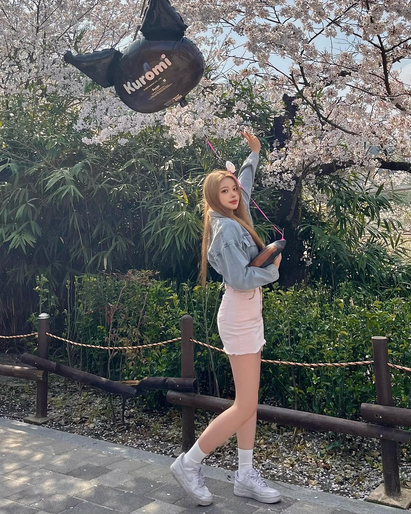 두번째 사진은 이 피드를 보는 당신이애우 😎