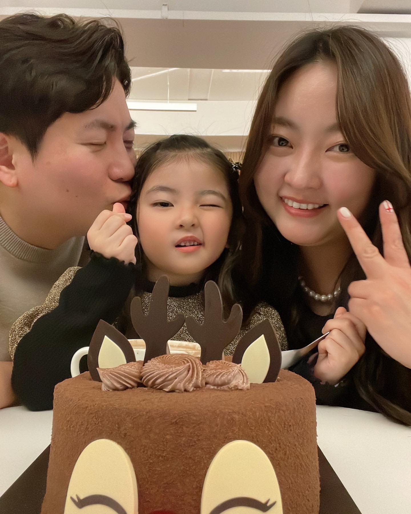 올 한해 
기쁜 슬픔 행복 화남 놀라운…

모든 감정을 함께한 우리 가족👨‍👩‍👧

메리크리스마스🎄
사랑해❤️