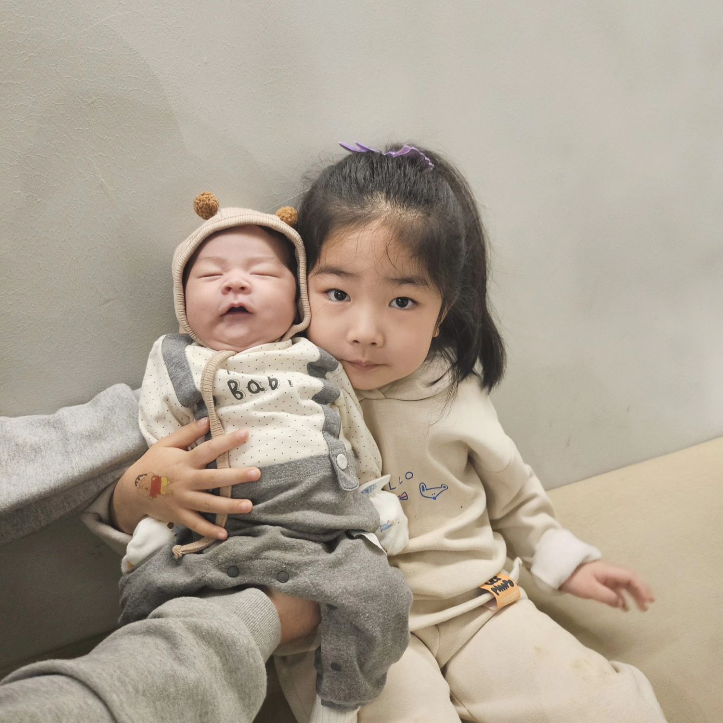 김나연우ᰔ
삼칠일 지나고부터 외출중
내새꾸들 사랑해🩷