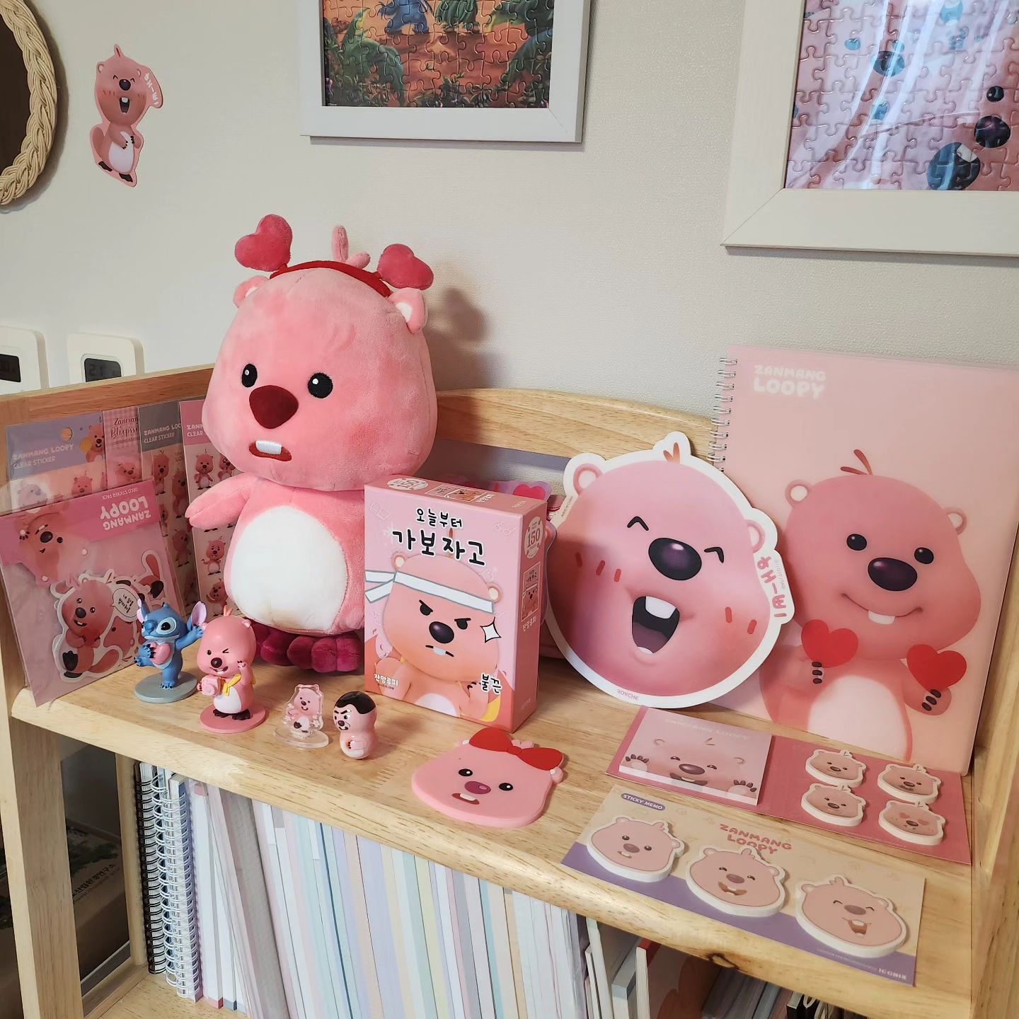 오랜만에 쓰는 글!
바쁠때는 플래너 작성해서
하나씩 지워가는 맛이라 오랜만에 컴백!

내 방에 루피존 생긴 근황♡ 짱귀넘귀

플래너는 다이소에서 득템한 케어베어들로
덕지덕지 꾸며봤다

피드백 오면 또 일해야하는데 
제발 통과되길🙏