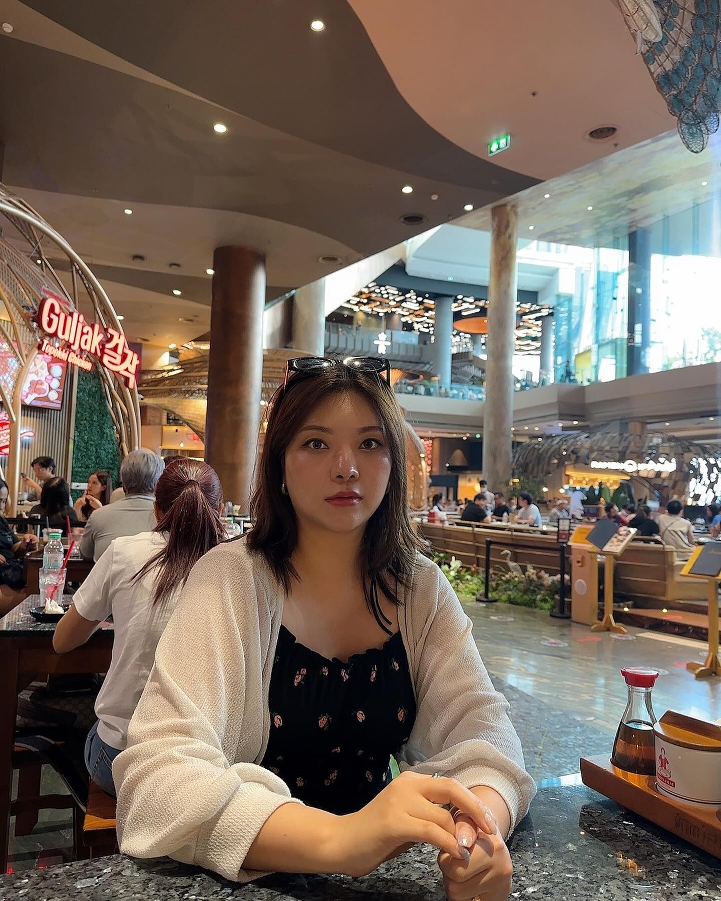 아이콘시암음 처음 가봄🥰
왜 아이콘시암 아이콘 시암하는지 알겠듬 🥹
팁싸마이 오렌지쥬스 최고 ⭐️
차트라뮤 밀크티도 쵝오
코코넛빵 정말 좋아하는데ㅠㅠ생각보다 맛이 없었음 
#팁싸마이#아이콘시암#진저팜키친#차트라뮤