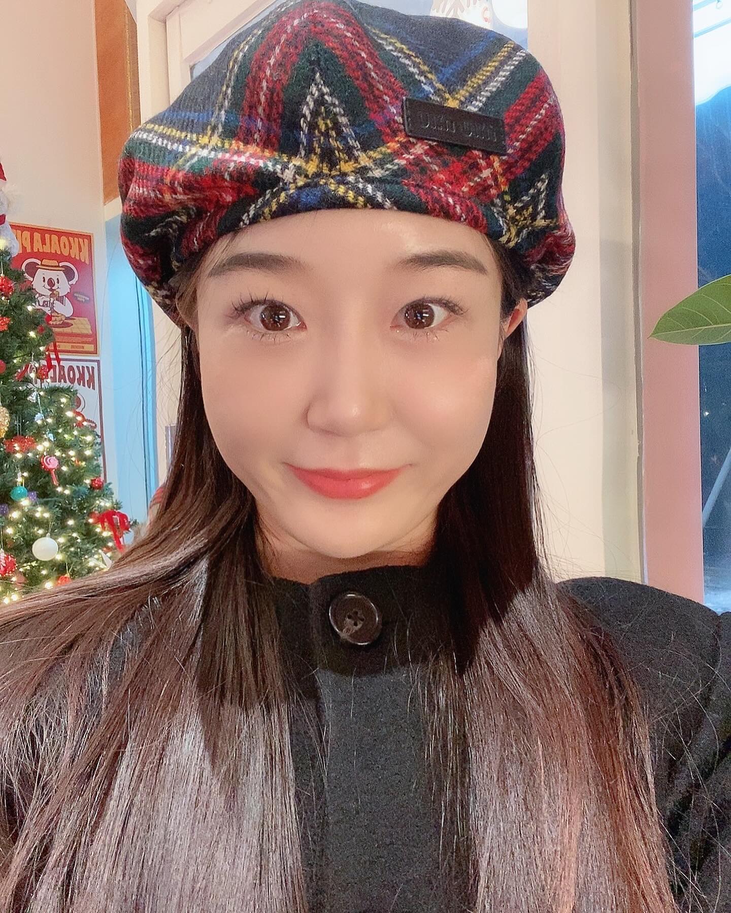 🎄🎅🏻🎄
#크리스마스 기념 #얼빡샷 
#결혼하니까화장을안해
#그래서셀카를못찍어