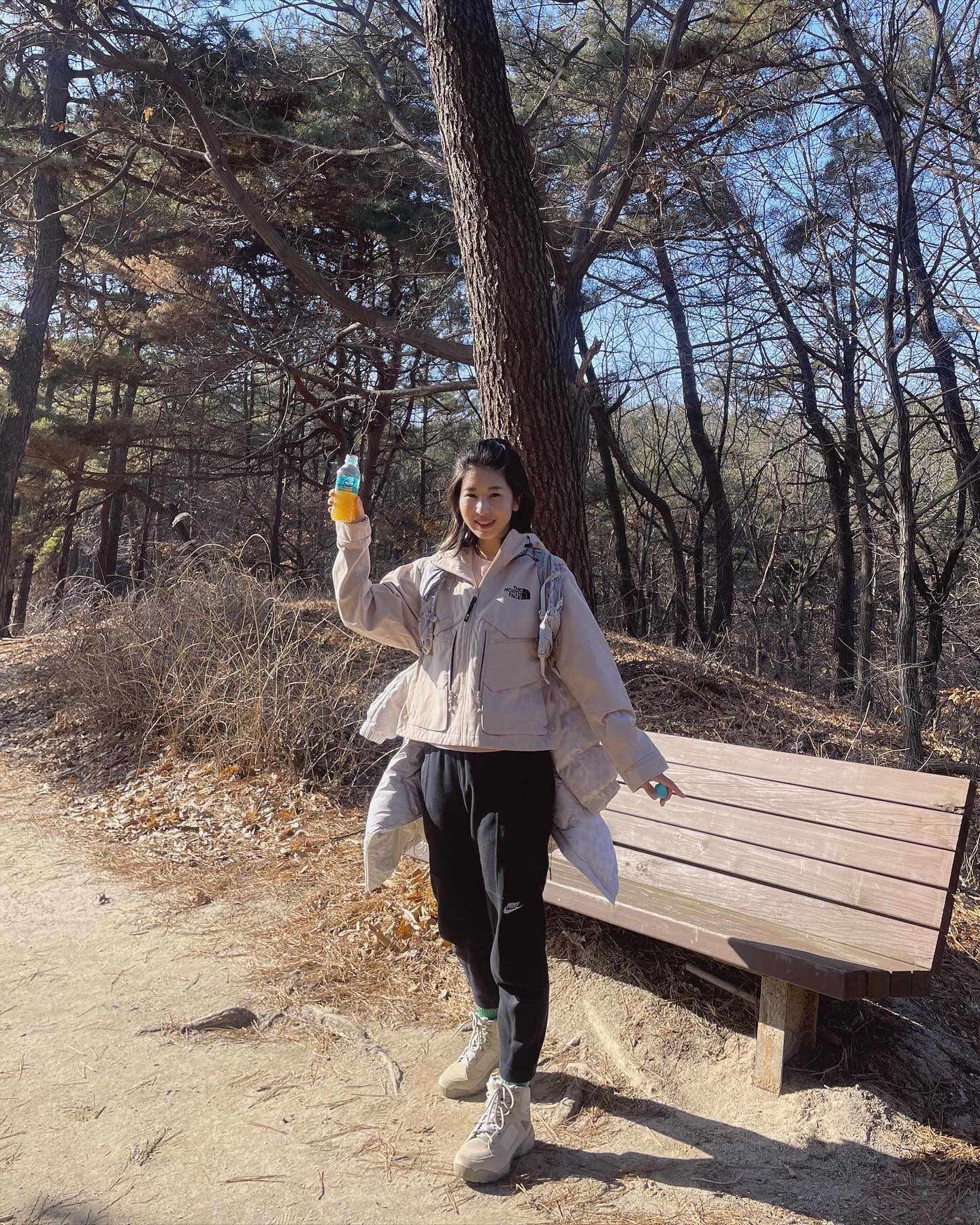 건강5step
1.물마시기
2.운동하기
3.디톡스
4.기초영양
5.타켓영양

오늘은 2번 하기😀
공기좋고 시원하구
마테차 마시니 머리가 맑아짐