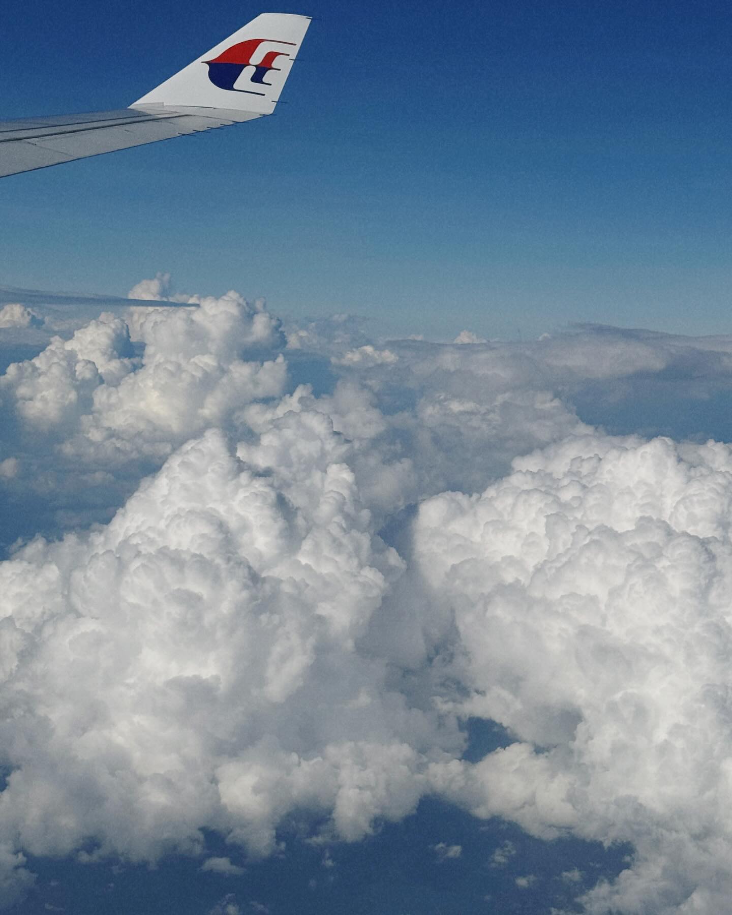 ✈️🇲🇾☁️☁️