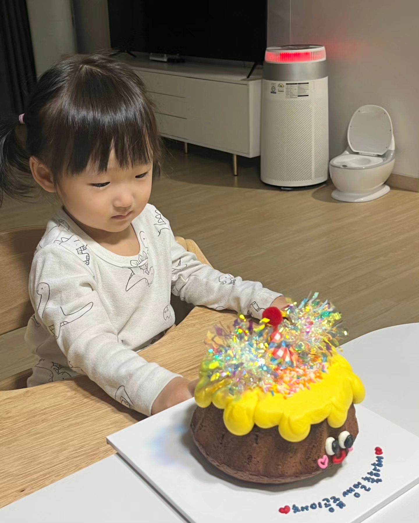 2023.11.26(일) 김채이 두돌🩷
채이야 2번째 생일 너무너무 축하했오🎂🎉
어제 올렸어야했는데 엄마가 늦어따😶
엄마아빠가 제일 많이 사랑해❤️
채이 생일축하해주신분들 모두 감사합니당⭐️
덕분에 행복한 생일 한주를 보냈슴당~☺️🐮