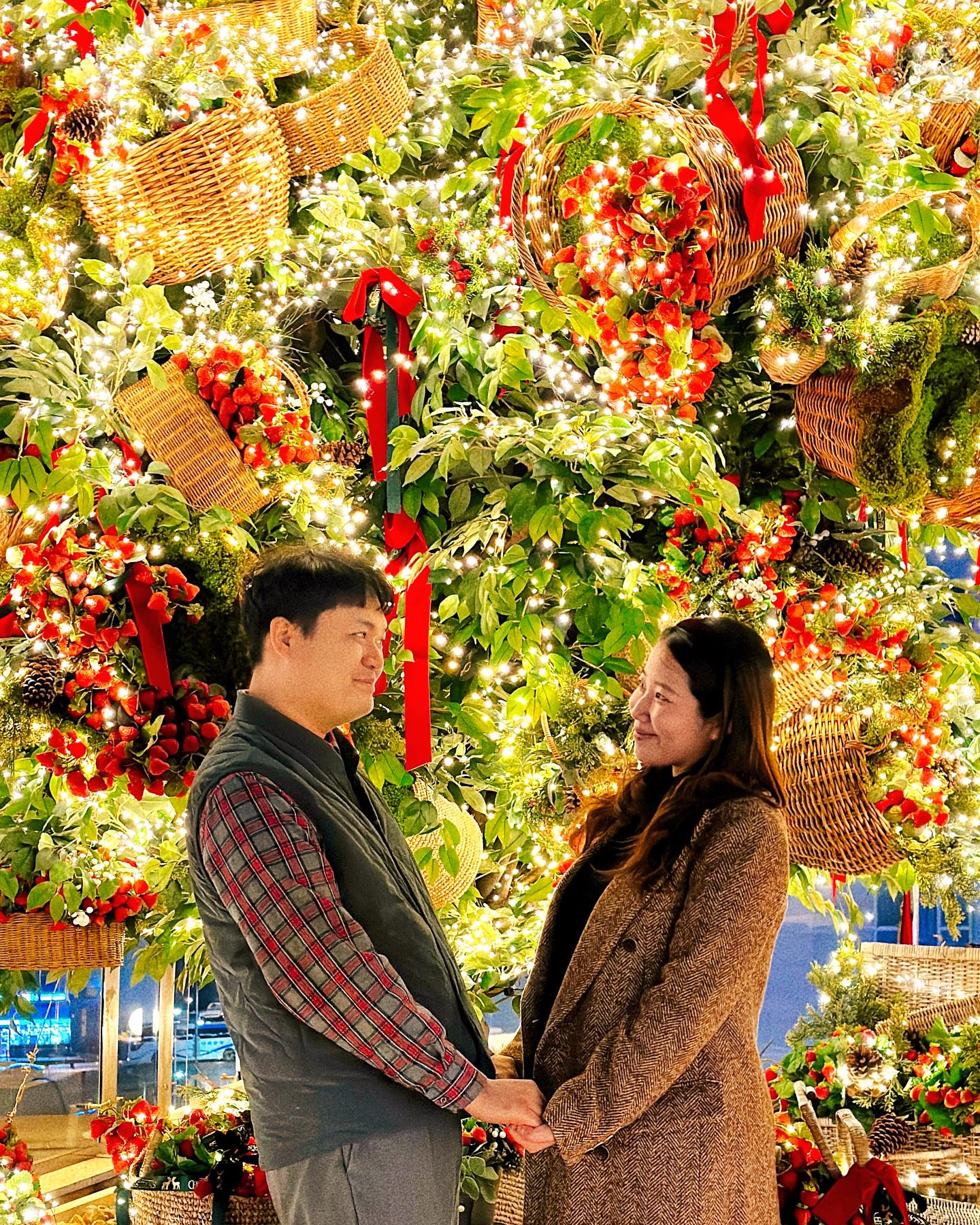 𝒃𝒃𝒐-𝒈𝒊 𝒃𝒊𝒓𝒕𝒉𝒅𝒂𝒚 𝒅-𝒅𝒂𝒚 𝟒 𝟖🎅🏻

주말마다 크리스마스 도장깨기중인데, 
과연 언제까지 갈 수 있을지 모르게쒀여,,❓
아마 이번이 마지막이지 않을까 조심스럽게 생각,,🎄