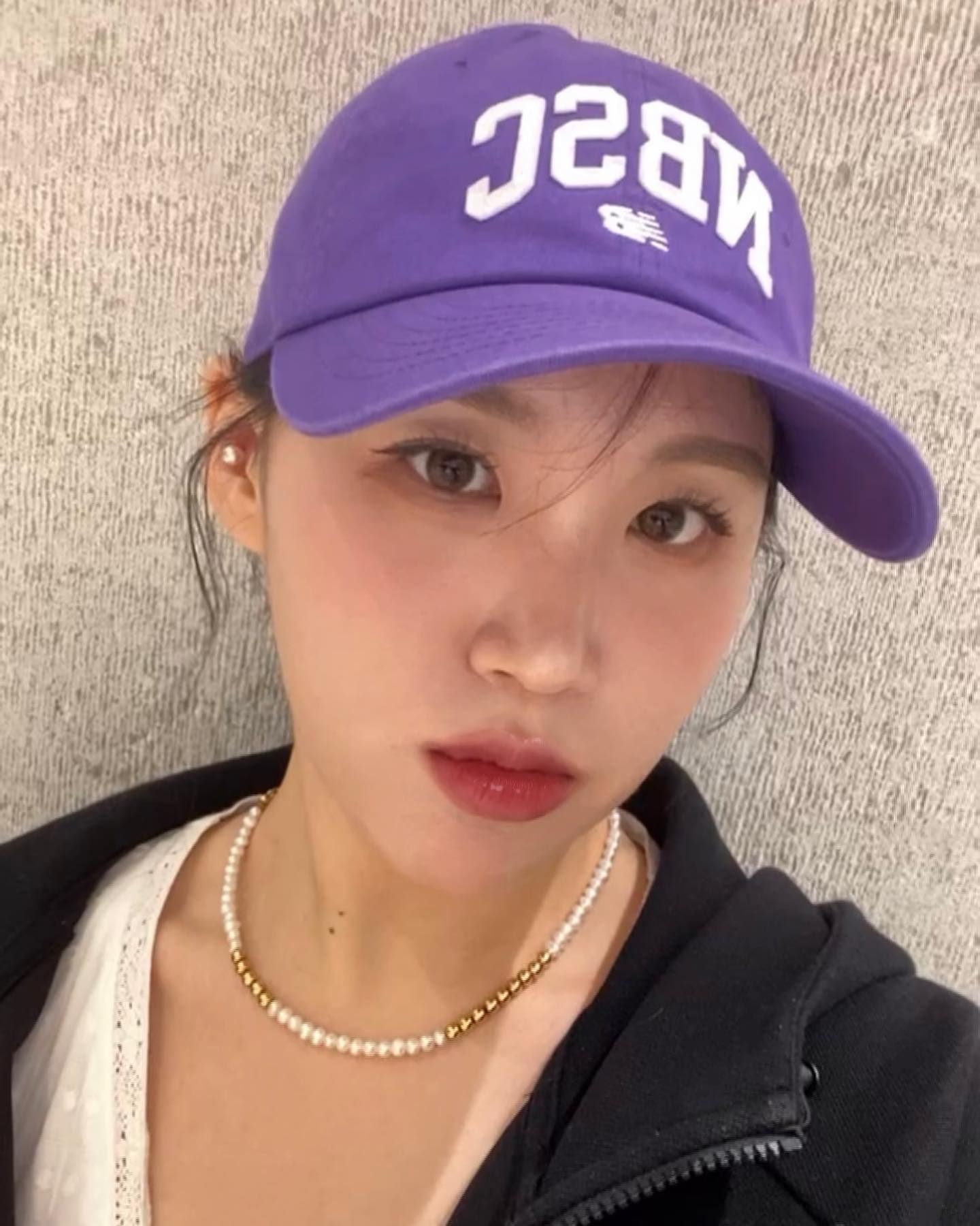 비가 이렇게 많이오다니 ⛈️☔️ 
(오다니..오다니,,?오타니쇼헤이⚾️)
누구님이 세번째 video가 예쁘다 해주셔서 올려봄 🧢
요즘 카메라 안닦고 사진찍는것에 addicted 📸
볼로 핸펀을 꾹 누른 후 사진찍으면 완료😚
그렇습니다 암튼 요즘 근황 끗-✨