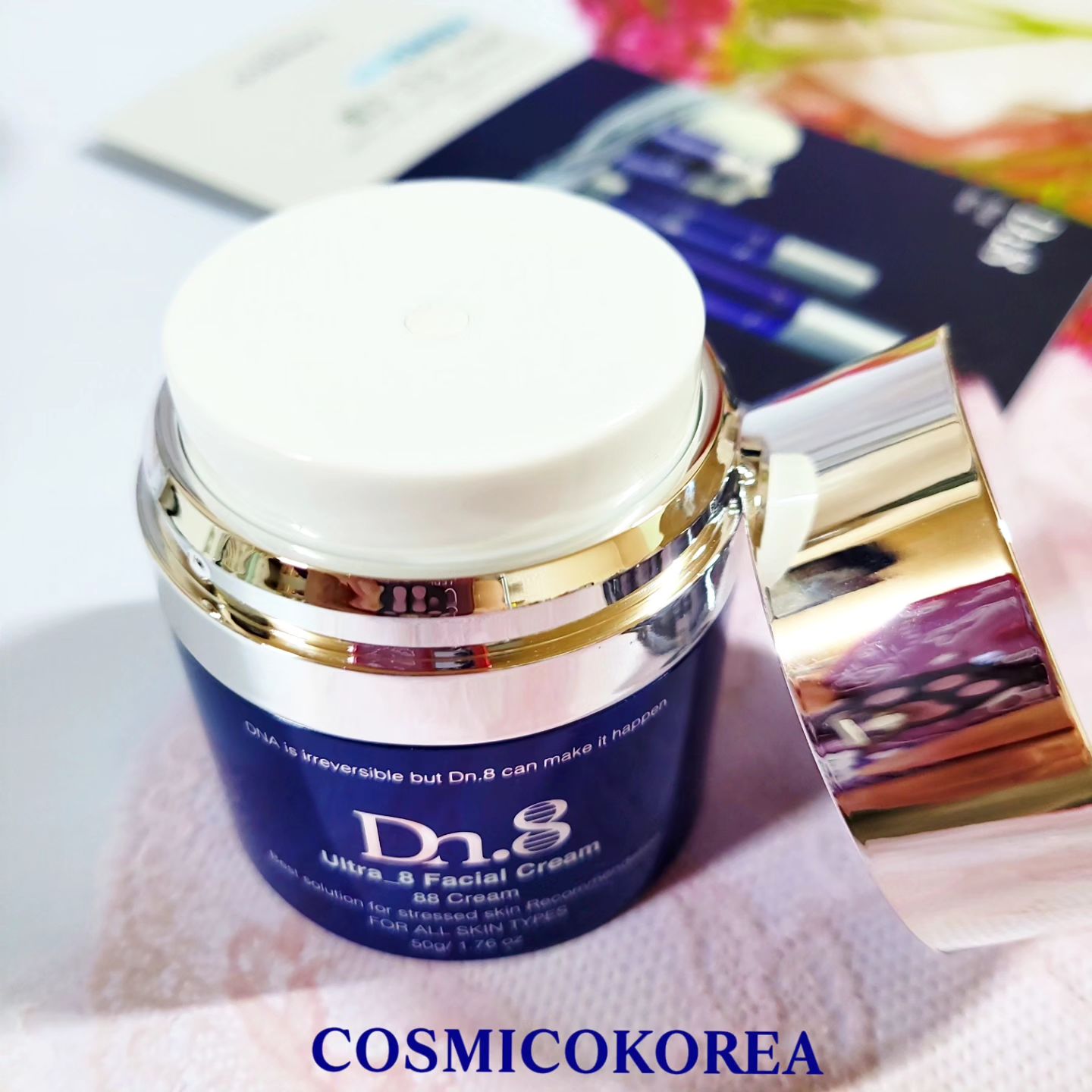 #제품협찬 

🛍COSMICOKOREA 
   디앤에잇 88크림

관심이갔던 제품이었는데 

이번에 기초3종 모두다 

써볼 기회를 주셔서 

정말 열심히 쓰고있는 

제품 소개해드려요 

코즈미코리아에 

디앤에잇 88크림인데요 

일전에 언박싱했었는데 

하나하나  써보면서 

알려드리려구요^^ 

크림부터  한번 볼께요 

부종심한 언냐들

관심집중!! 

수분충전한다고 

나이트크림으로  

열심히 발랐는데 

어머 아침피부상태 뭐죠?  

탄력이 장난아니에요 

기술과 과학이 만난 

디앤에잇 🌸

ROR-M의 놀라운 작용이 

이런거였네요 

진짜 바르자마자 

수분감이 

차오르듯 느껴지구요 

정말 잘붓는 전데 

요제품바르고 

시간가면서 붓기가 

가라앉는게 느껴지구요  

생기가 살아나요 

수부지분들께도 

찐추천이지만 

모든피부용으로도 

추천드려요 

촉촉함도 넘 자연스럽고

시간갈수록 매끄러운 

피부연출이 피부좋아졌단 

소리 들을정도에요 

자연스런 광채가 좋아서 

쉬는날이면 민낮으로 

잘있게되요

꾸덕함이  아닌 부드런 

텍스쳐크림인데 깊은 

침투력이 

많은수분과 영양력을 

가득담은  제품이에요

찬바람불면  꾸덕텍스쳐 

영양크림만 찿던

수부지분들도 

수분에 메말랐던 분들 

모두모두  여기 

정착하셔도 

후회없을 크림이었어요 

펌핑형이라 쓸만큼만 쓰니

클린하고 좋았구요

ㆍ
ㆍ

#코즈미코코리아 
#디앤에잇 #세타몬드
#88크림 #프리미엄 
#판테놀 #크림추천
#영양크림 #순한크림 
#가볍게 #셀프
#디앤에잇 88크림

cosmicokorea