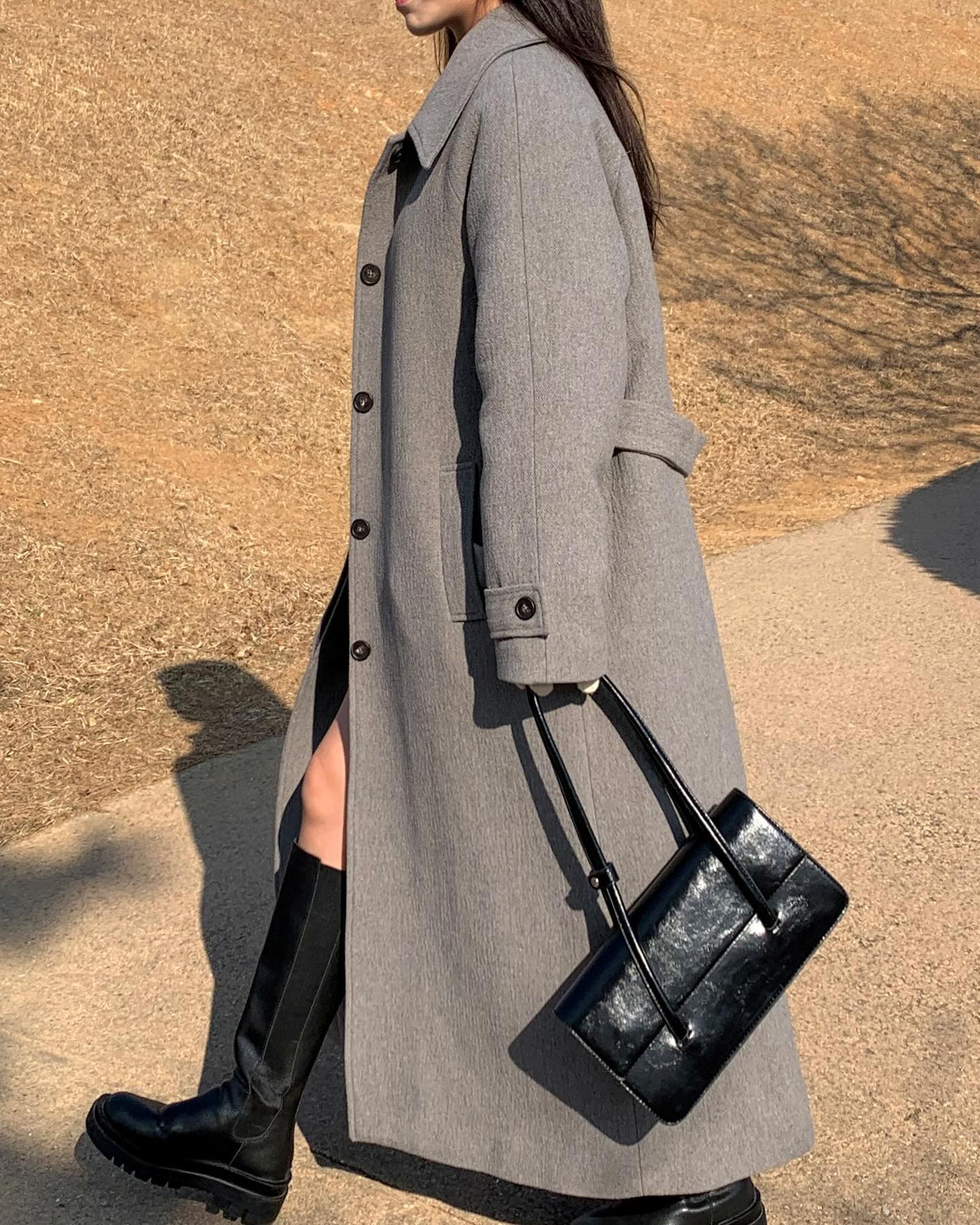 효자템 니트랑 같이 코디해봤어요 🫶🏻 
너무 데일리하지용? 다들 예뻐해주시는 이유를 알겠어용

🫶🏻[44-88/울50] 오버 벨트 싱글 누빔 롱 코트
🫶🏻[55-110 남여공용] 색감깡패 윈터 노르딕 루즈핏 눈꽃 자가드 니트 3color