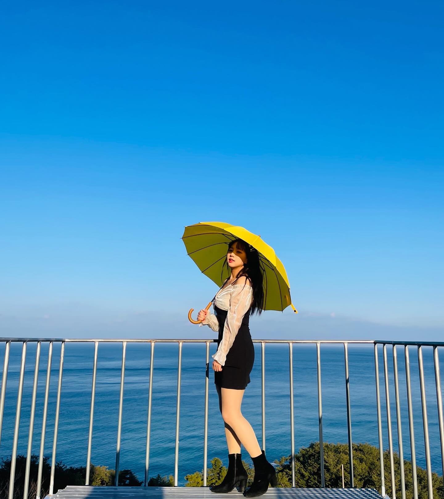 색감 보정 안넣은 사진이라는게 믿기지 않을 정도의 에메랄드빛 강릉🌊