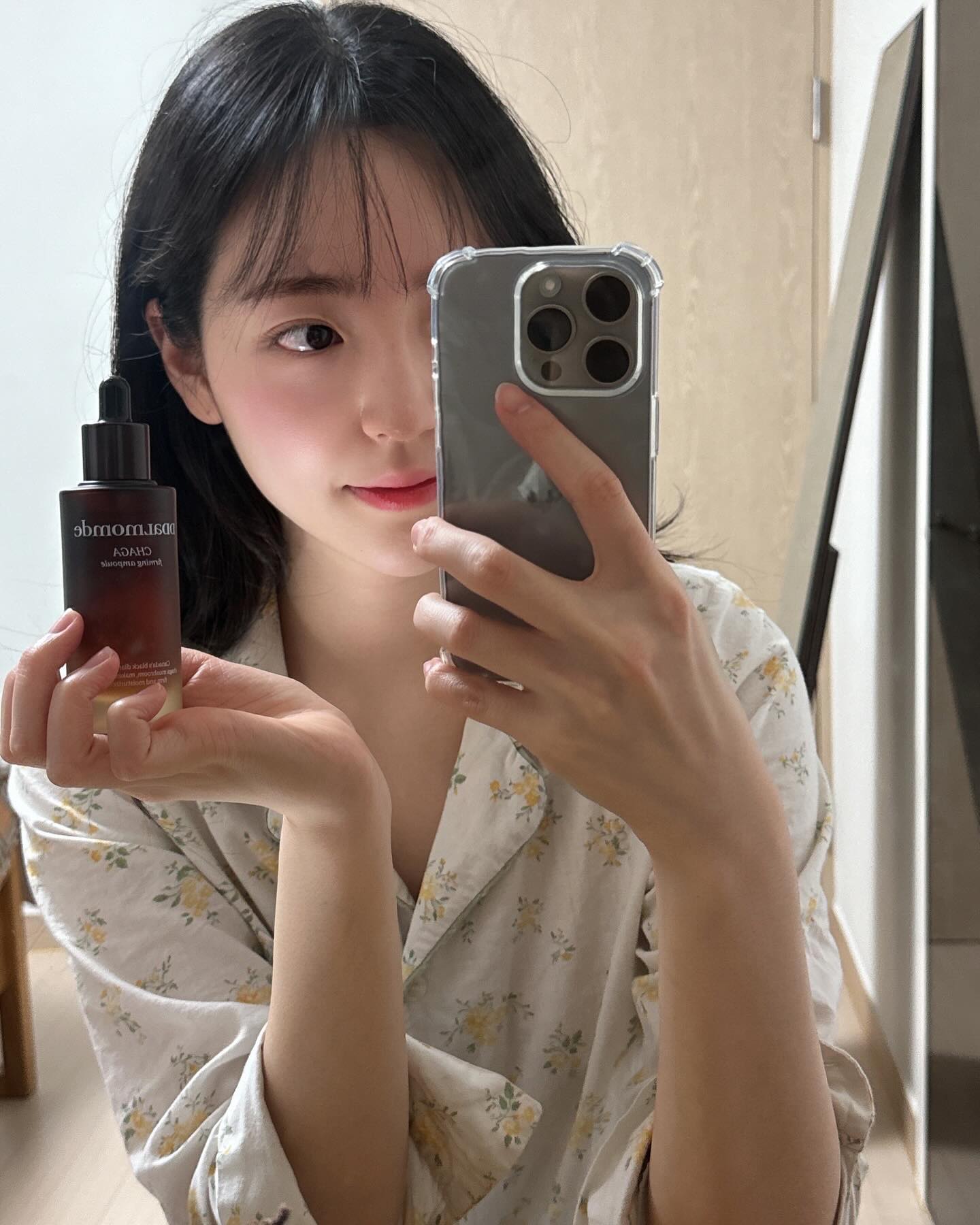 오랜만🤎
딸맘드 차가 탄력 앰플 🤎
청정자연 캐나다산 차가버섯추출물 70% 함유된 프리미엄 비건 앰플이래요!
가벼운 사용감에 흡수가 잘되고 쫀쫀한 느낌이에요✨

#광고 #ddalmomde #딸맘드 #비건화장품 #비건앰플 #탄력앰플 #주름앰플 #탄력화장품 #차가화장품