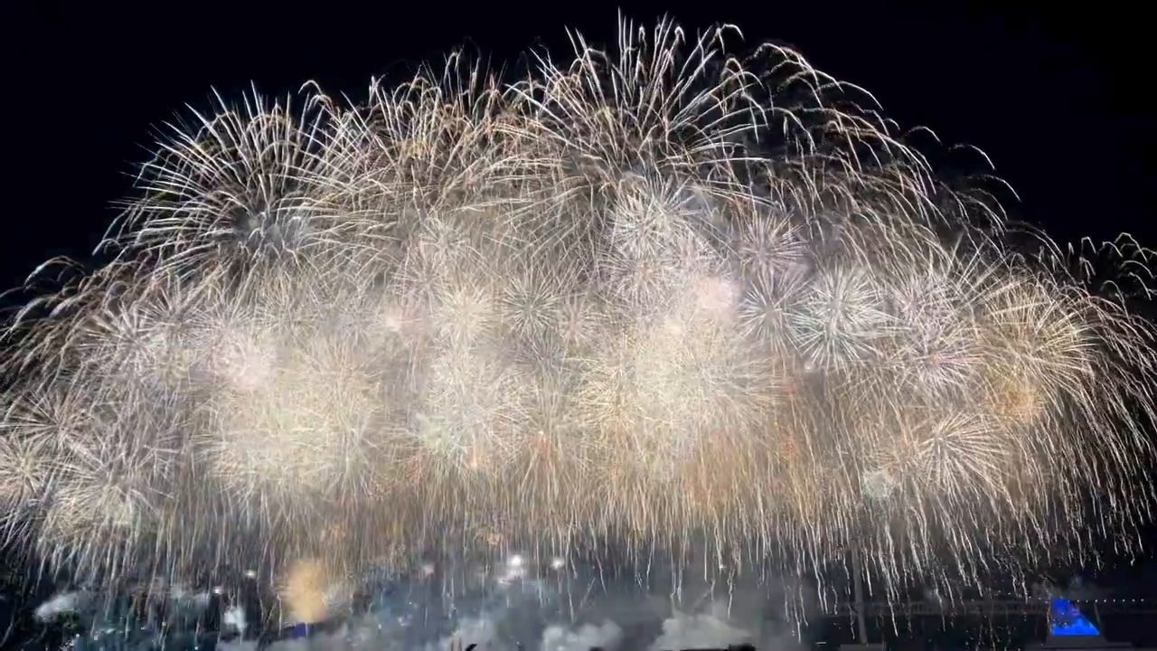 22.12.17
22년에도 불꽃축제
얼어죽을뻔
#광안리해수욕장#불꽃축제#광안리불꽃축제