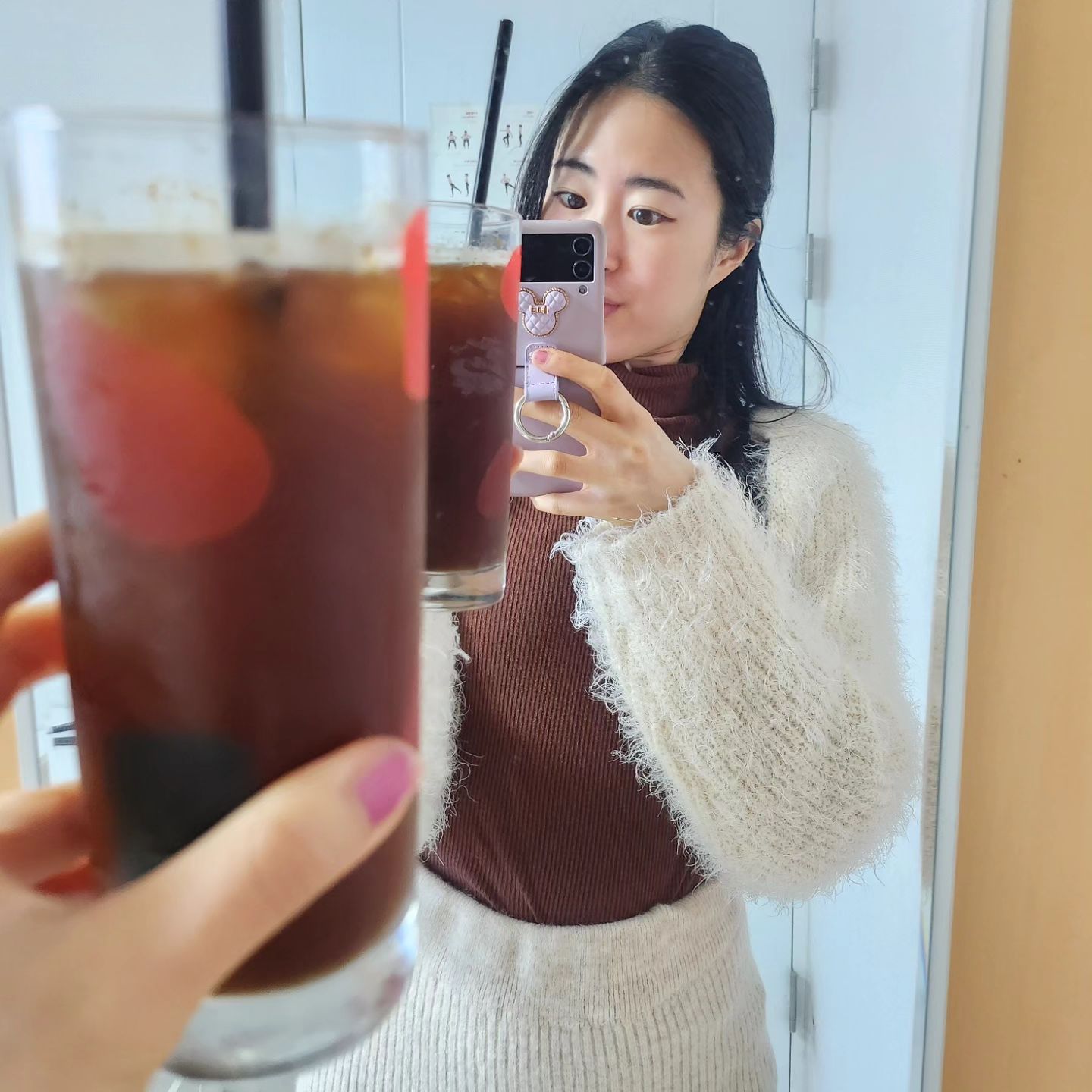다이어트 커피 들어보셨나용?!🤎
저 이거 횐님들한테 실제로  하나씩 드리구 있는중ㅎㅎ🤭
카페인 중독자라 하루 평균 2~3잔은 마시는데
 마시는김에 살까지 빠지면 엄청 좋을텐테..
생각이 현실로 됐다?!😲

🤎일반 아메리카노랑 맛은 동일한데 카페인도 일반 커피보다 적어요!그래서 먹어도 잠 잘오는편이었어요

🤎가르시니아 추출물 함유
탄수화물 지방합성을 막아주는데 도움을 주는
다이어트 대표 원료가 들어가 있어요😲
그래서 지방 컷팅용으로 추천드려용

아직 1월인데 살 빼기 너무 힘들고 야식이나 기름진걸
많이 먹어서 죄책감이 든다면?
드셔보세요🙂

제품정보