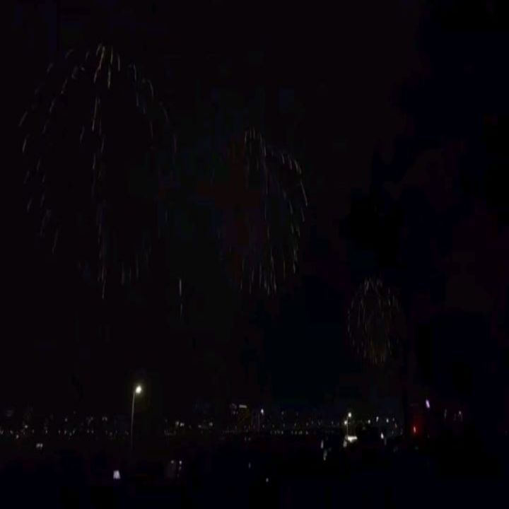 올해도 오빠랑 불꽃축제🎆 ⠀
미용실갔다가 생각한 시간보다 늦게 갔지만 나름 성공적 ❤️ ㅎㅎ앞머리도 십년만에 만들었더니 어색..ㅎ⠀
⠀
⠀
⠀
⠀
#2023 #여의도불꽃축제 #불꽃축제 #럽스타 #한강 #오빠랑 #🫶 #데이트 ⠀