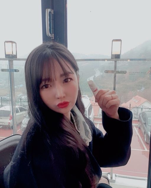 아름다울美, 밝을昭 on Instagram: "🍒 앵두 같은 내 입술 🍒 언제 어디서나 시선을 사로잡는 #유원마이립스 XL컴플렉스 성분으로 이루어진 플럼핑 효과를 가진 #립세럼 추워진 가을,겨울 환절