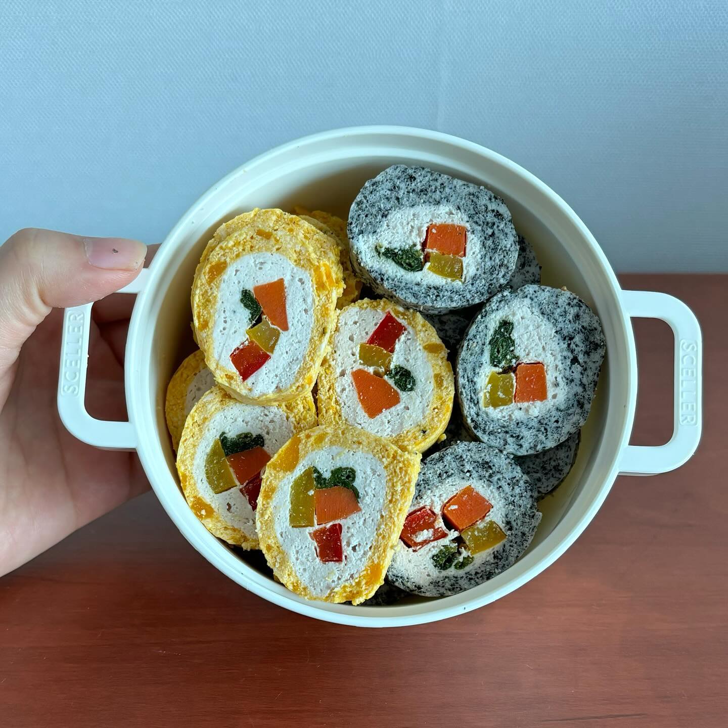 멍김밥 드시고 마사지 받는 호영쓰
잘먹어서 다음에 또 만들어주고싶은!
멍김밥은 만들기 너무 쉬우니까 다들 꼭 한 번 만들어보세요👍
#멍김밥#댕댕이김밥#강아지김밥