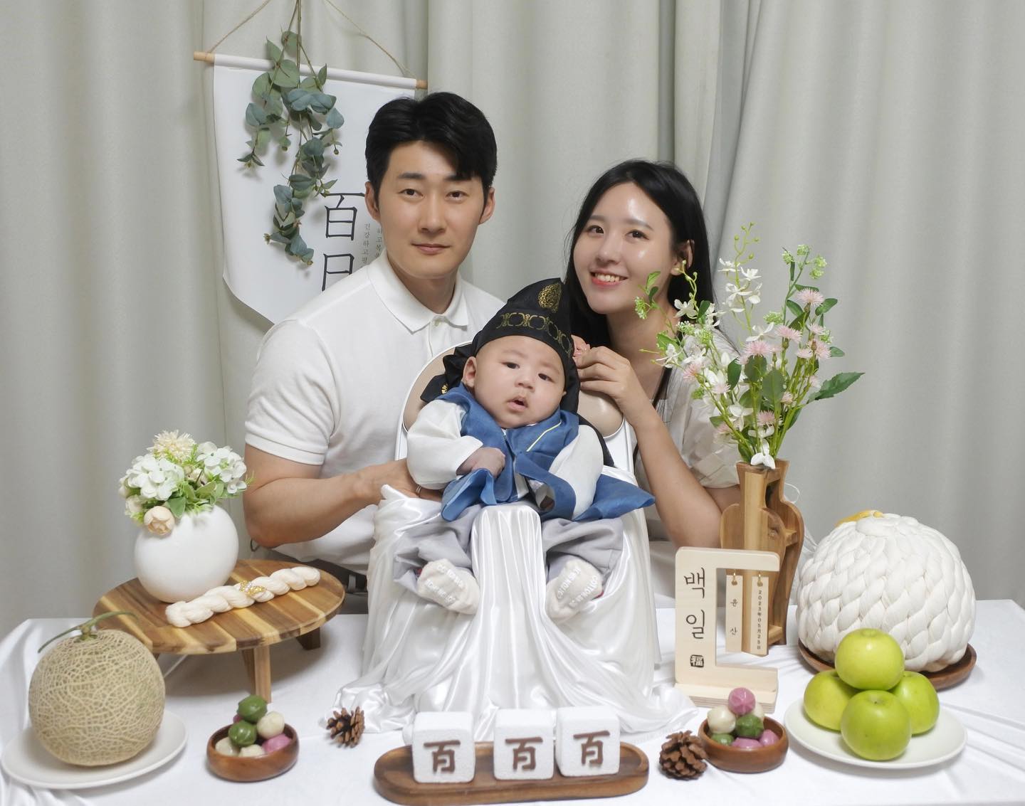 가족사진🌟 사진 찍을 때 웃을 줄 모르는 건 부전자전🫠