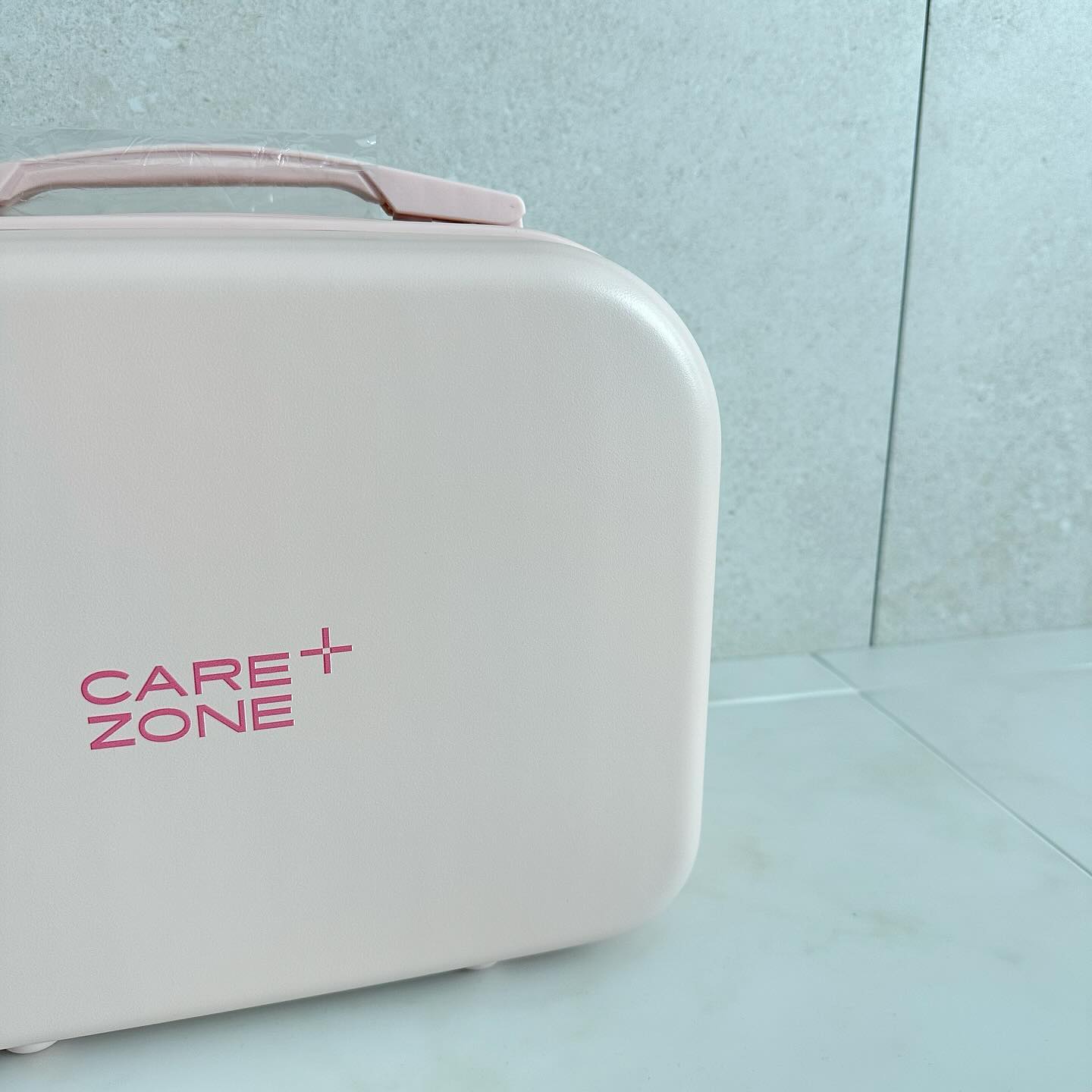 #협찬 #이벤트당첨

carezone_official 

너무 예쁜 파스텔 핑크 레이디백 🧳
여행가고싶다,,, 헤헷 ✈️

Thank you carezone_official 💕

#케어존 #레이디백 #굿즈