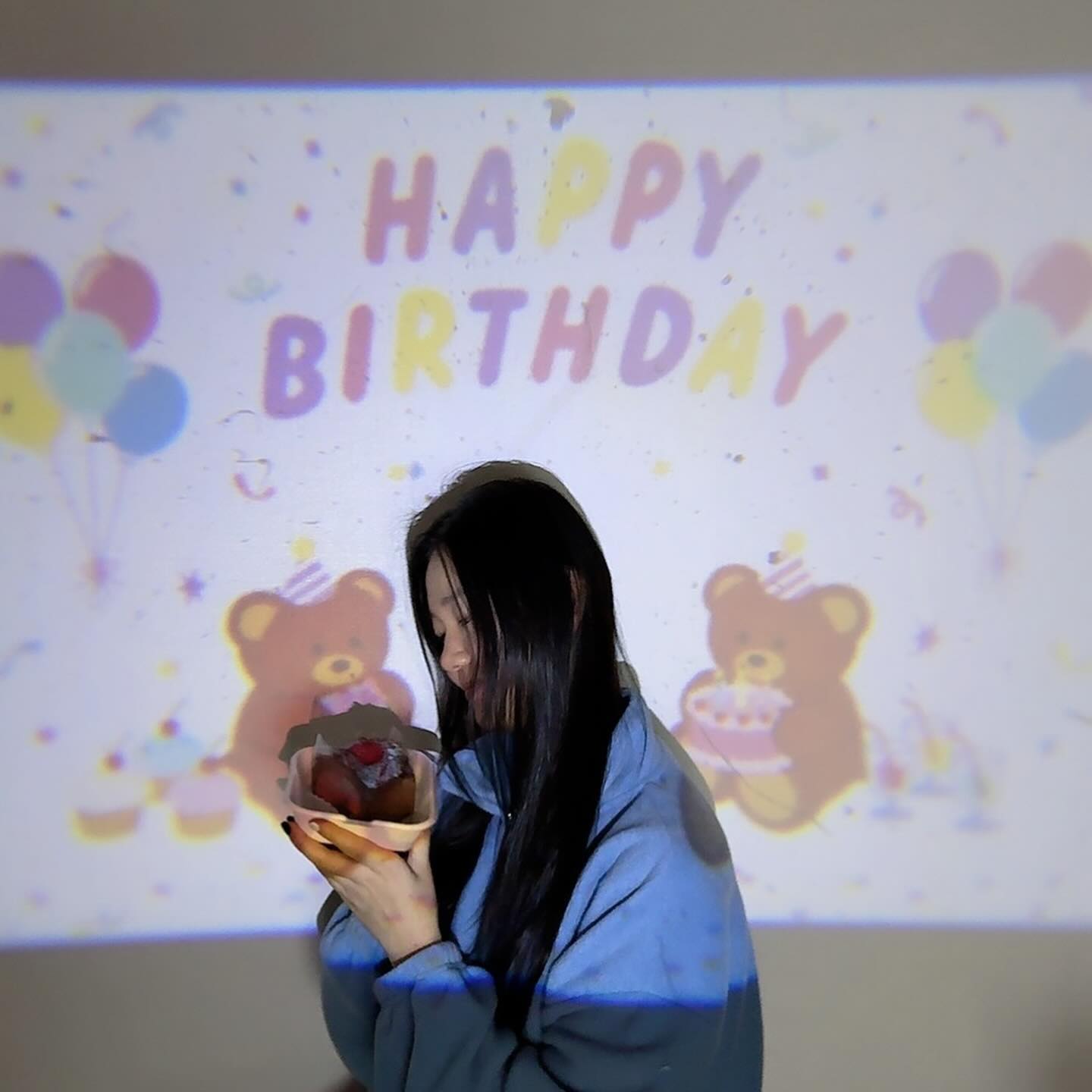 დ 𝙃𝘼𝙋𝙋𝙔 𝘽𝙄𝙍𝙏𝙃𝘿𝘼𝙔 𝙏𝙊 𝙈𝙀 დ
모두들 생일 축하해주셔서 감사합니당🫶🏻
즐겁고 행복한 하루 보냈어용🫰🏻

#생일 #happybirthday