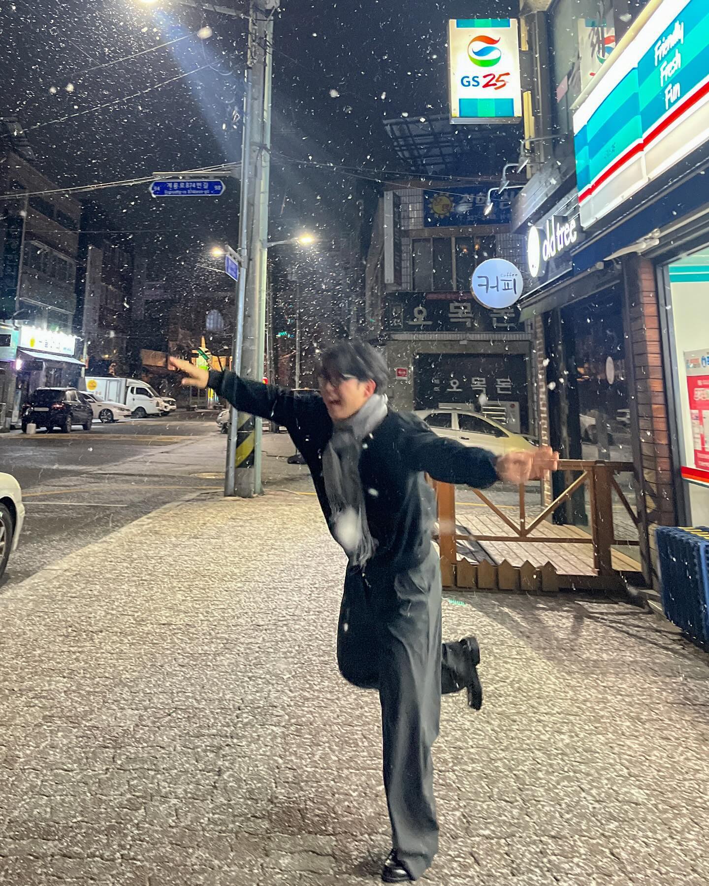🎄크리수마수🎄 주말 요약 ◡̈ 
.
.
혼자인 저를 감당하시느라 고생많으셨어요.