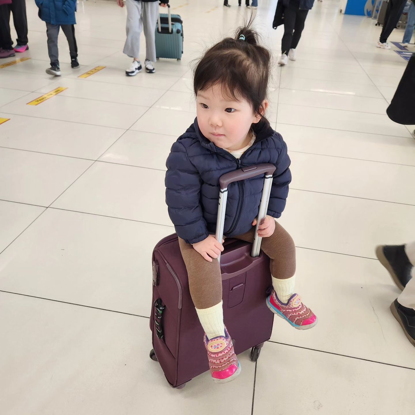 ㅋㅋㅋ 우리 뽀얀이 첫 뱅기, 그리고 뽀짱이의 두번째 뱅기
불편함을 느끼지않아주어 고마워♥
사랑을 넘치게 받았던 여행, 즐겁고 고맙고 감사한 여행
#육아 #육아스타그램 #여행스타그램