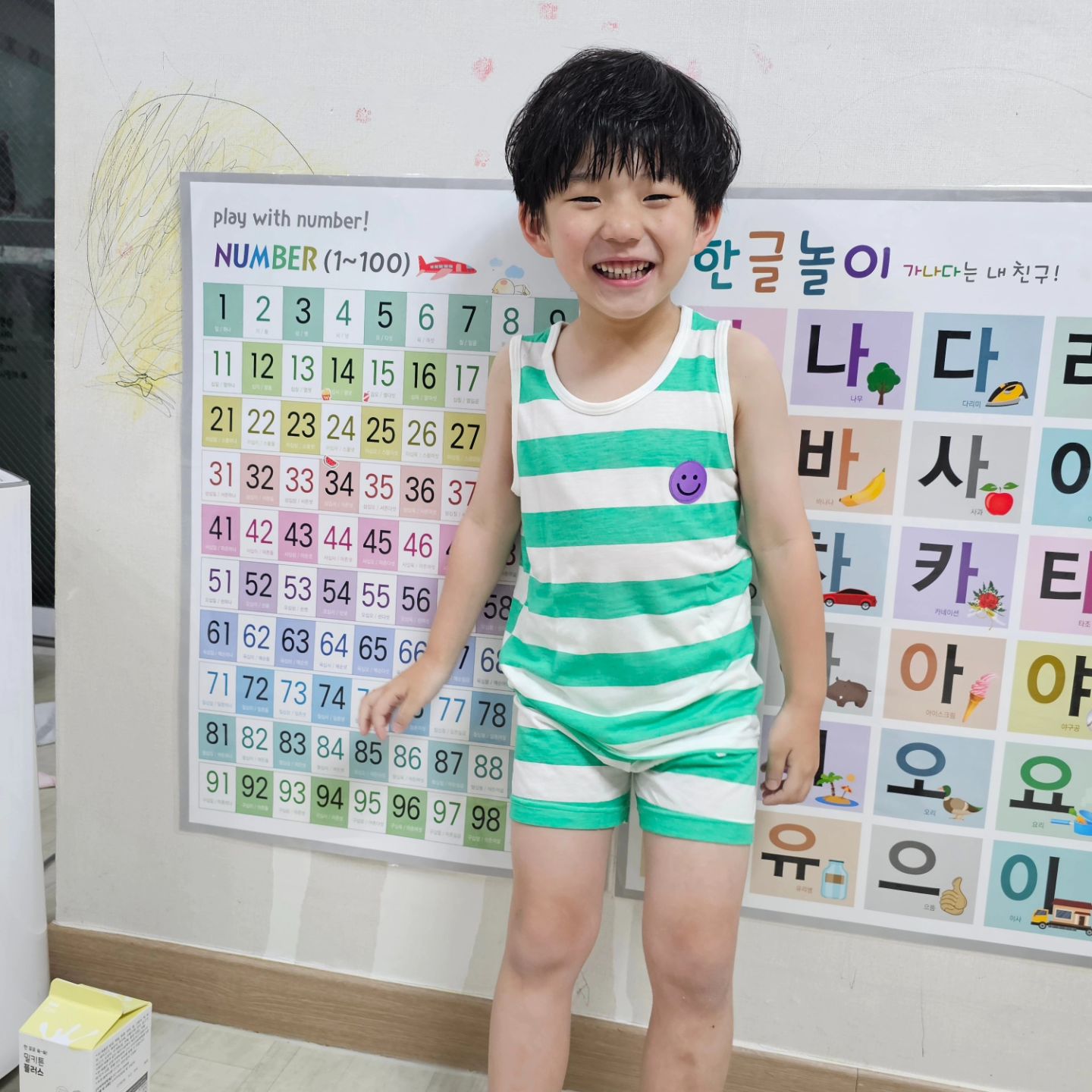 #협찬

푹푹찌는 여름 아이들을 위한 부드럽고 시원한 내의 유니프렌드 내의예요❤

unifriend_official

쿨레이온원단이라 우수한 수분흡수와 속건 기능을 가지고 있어요^^
부드럽고 구김이 덜가는 원단으로 착용했을때 몸에 닿는 느낌이 👍🏻 활동하는데도 너무 좋더라구요
디자인도 너무 귀여워 아이가 너무 좋아해요😄
사이즈도 표준사이즈로 딱 좋답니다^^

#유니프랜드 #아동내복 #유아내복 #키즈내복 #어린이내복 #아동내의 #유아내의 #어린이집실내복 #아동실내복 #유아실내복 #아기실내복추천 #여름내복 #여름내의 #민소매내복 #민소매내의 #쿨민소매 #쿨내의 #내의세트 #시원한내의 #시원한내복