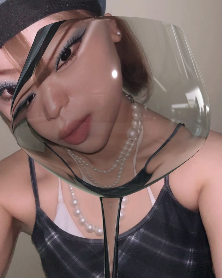 🫦